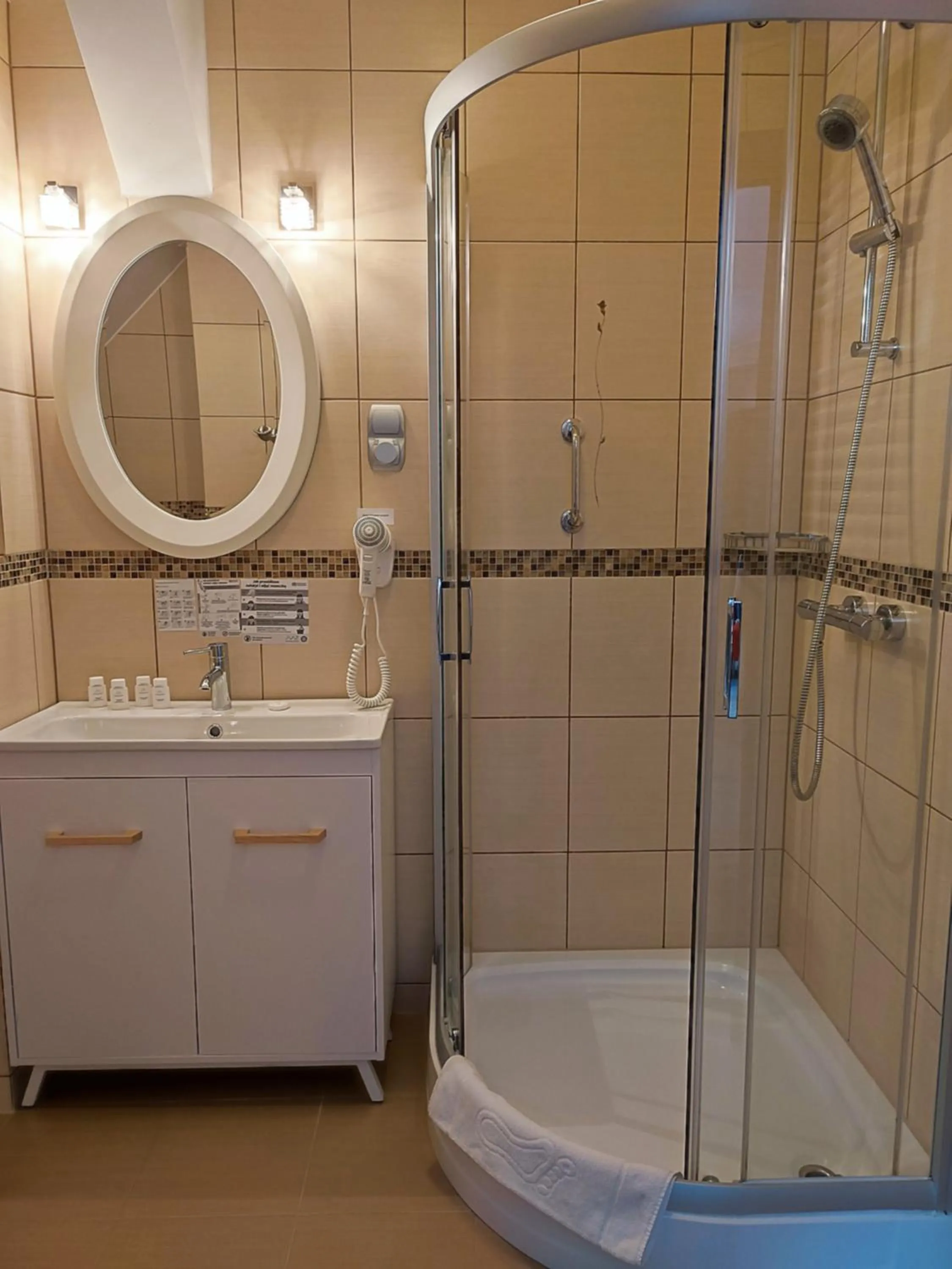 Shower in Hotel Jedlinka