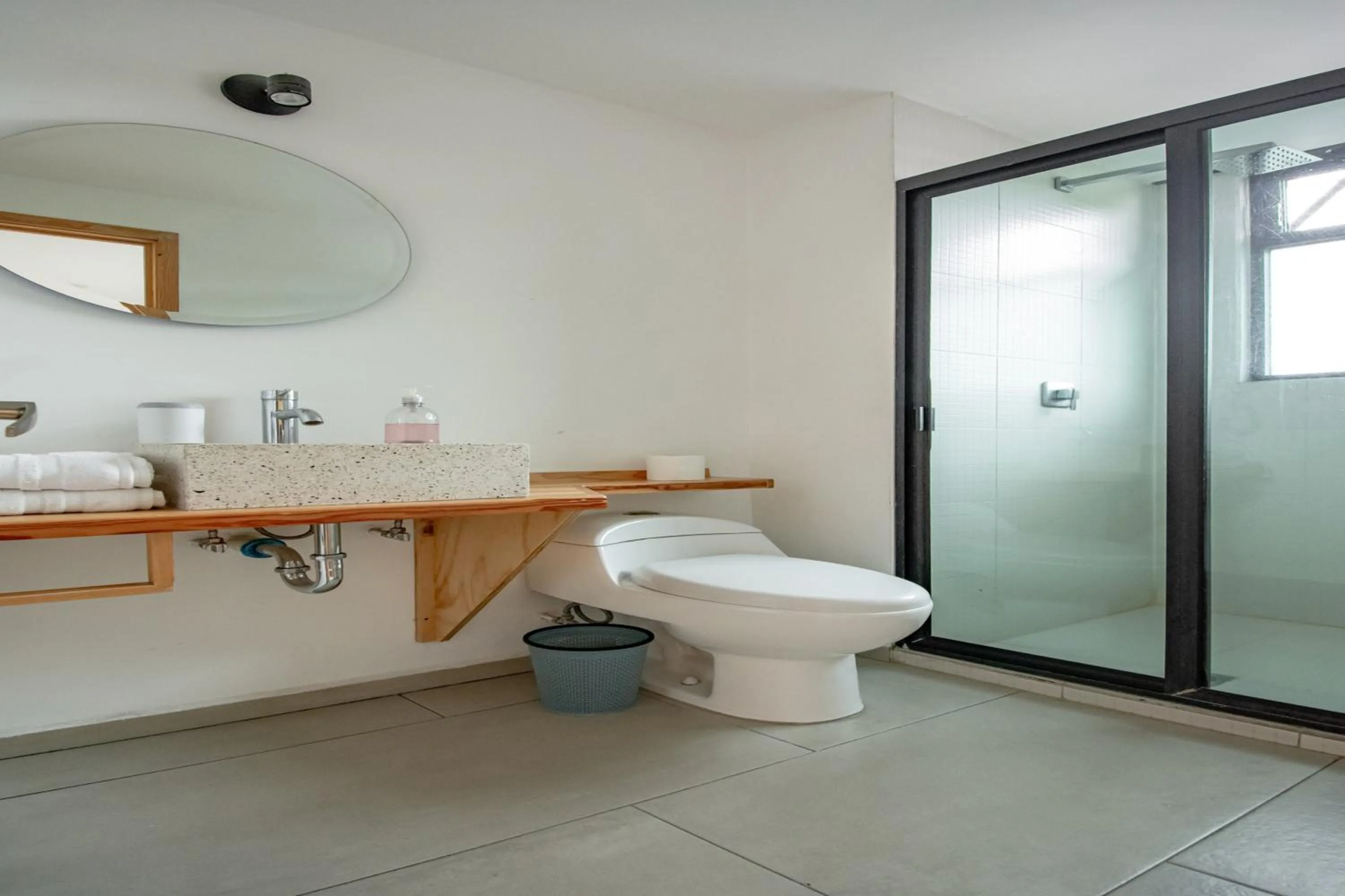 Bathroom in Capital O Hotel Terraza 158