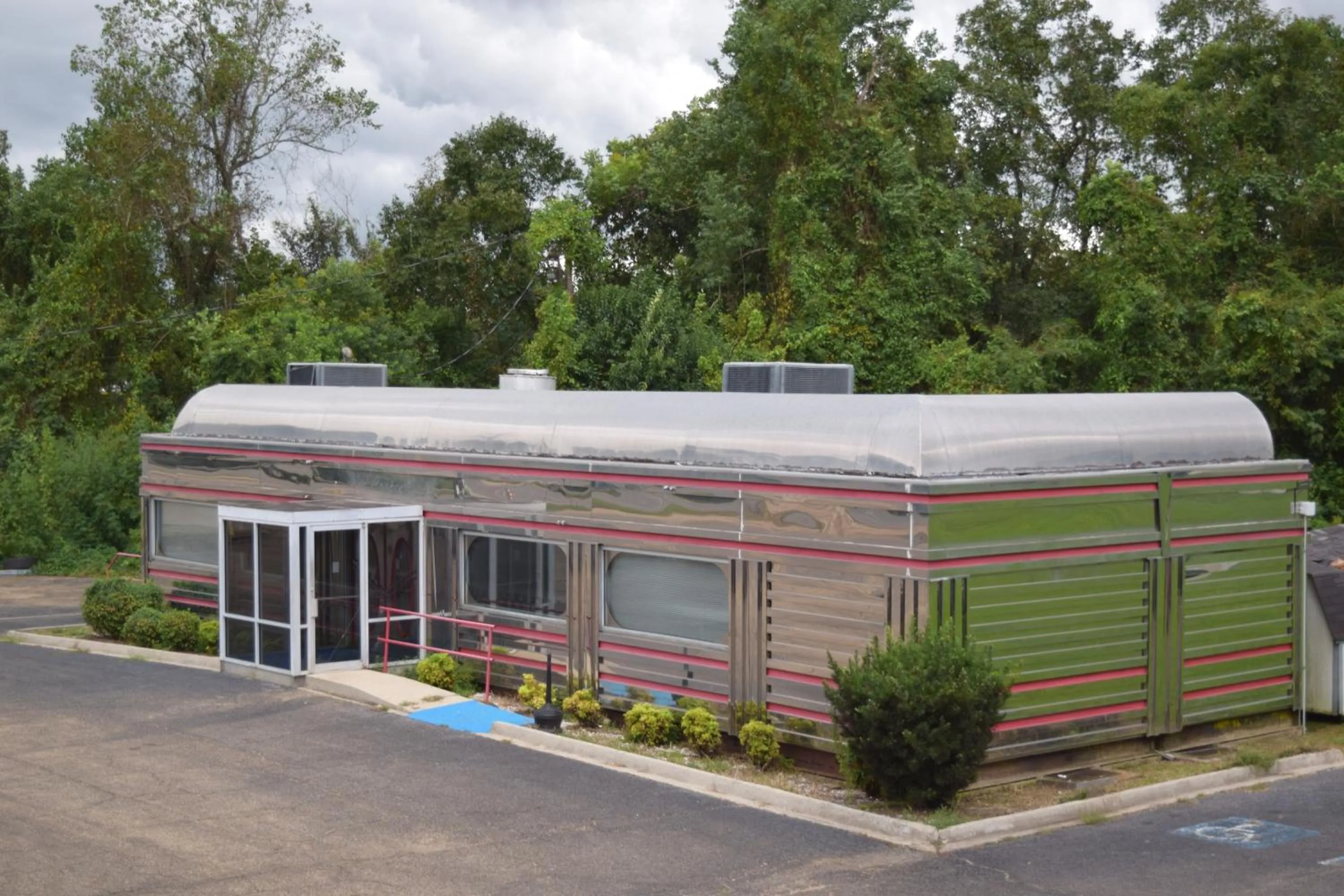 Restaurant/places to eat in Value Inn - Livonia