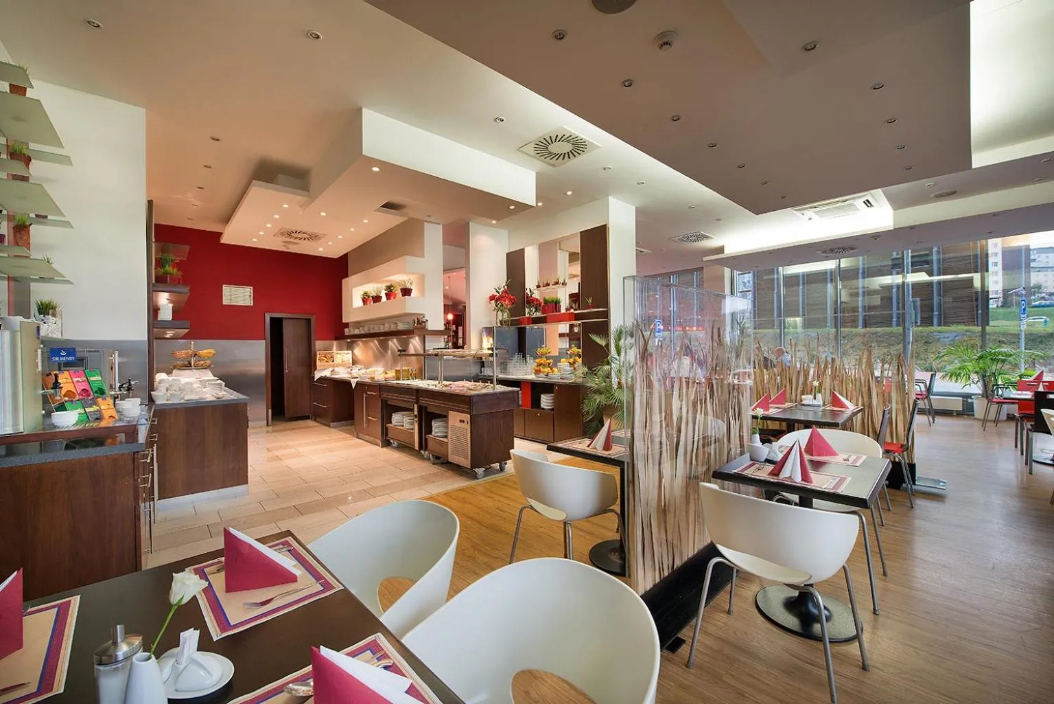 Restaurant/places to eat in Rezidence Emmy