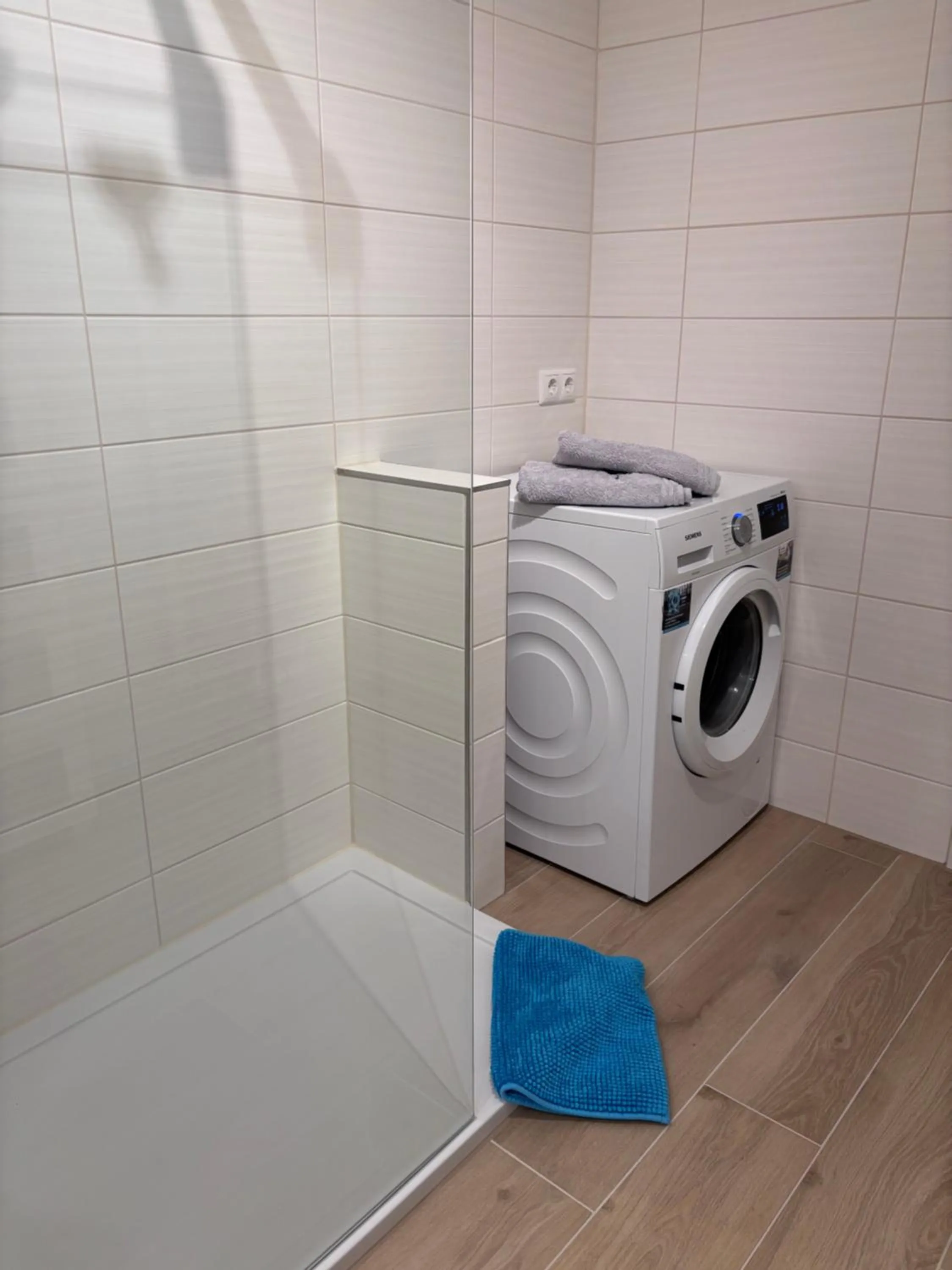 washing machine in Apartment Sun Balcony Dresden Friedrichstadt