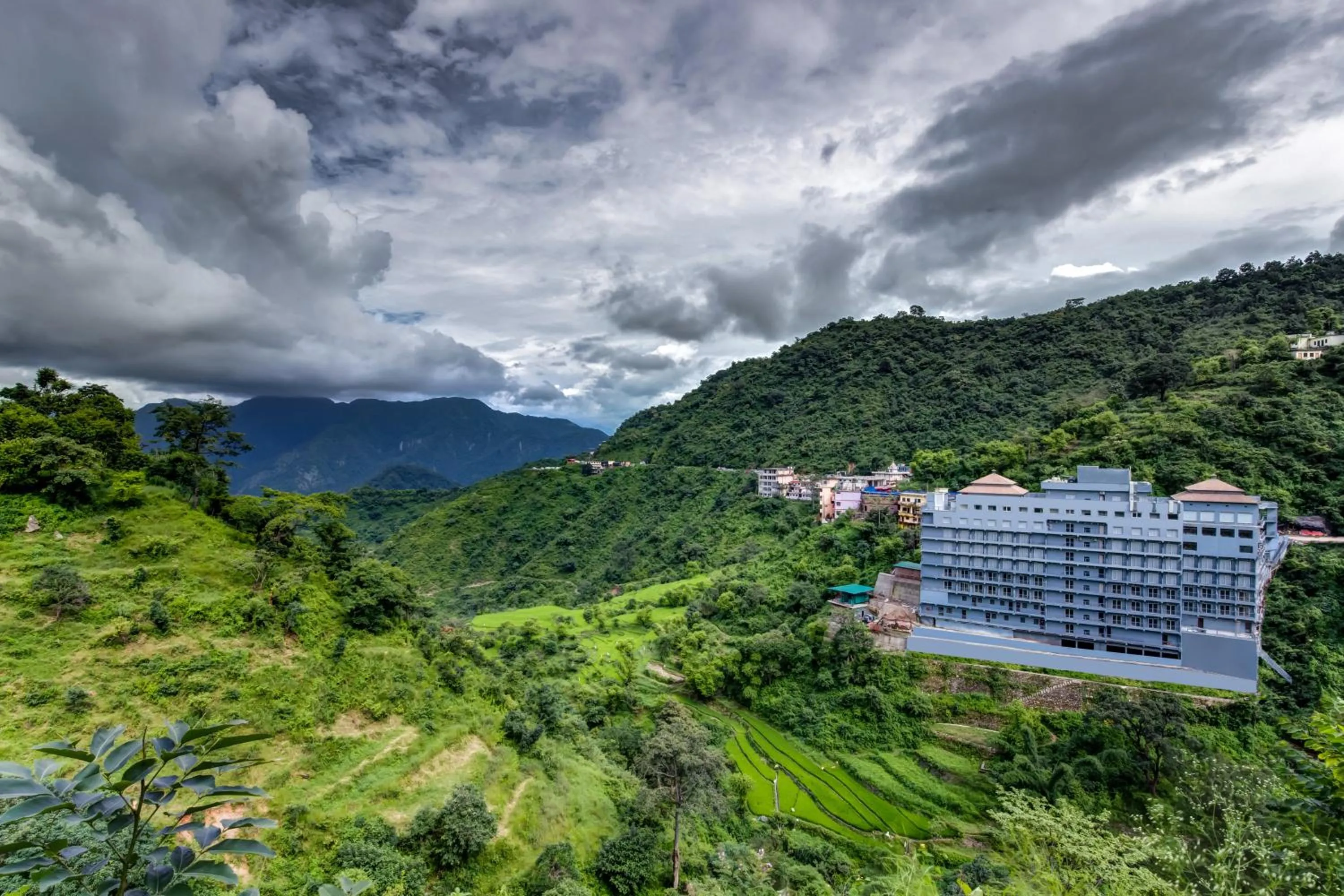 Facade/entrance in Red Fox by Lemon Tree Hotels, Neelkanth