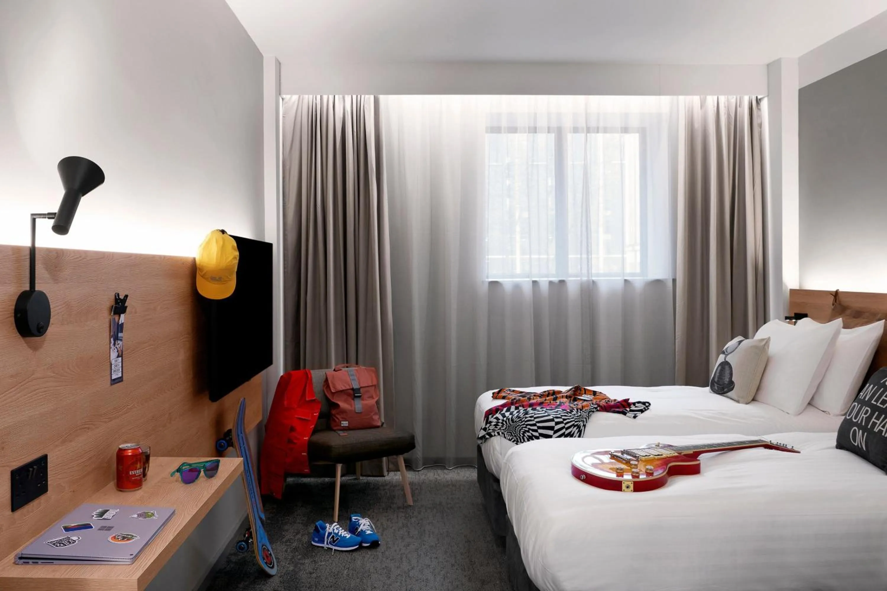 Photo of the whole room, Bed in Moxy Manchester City