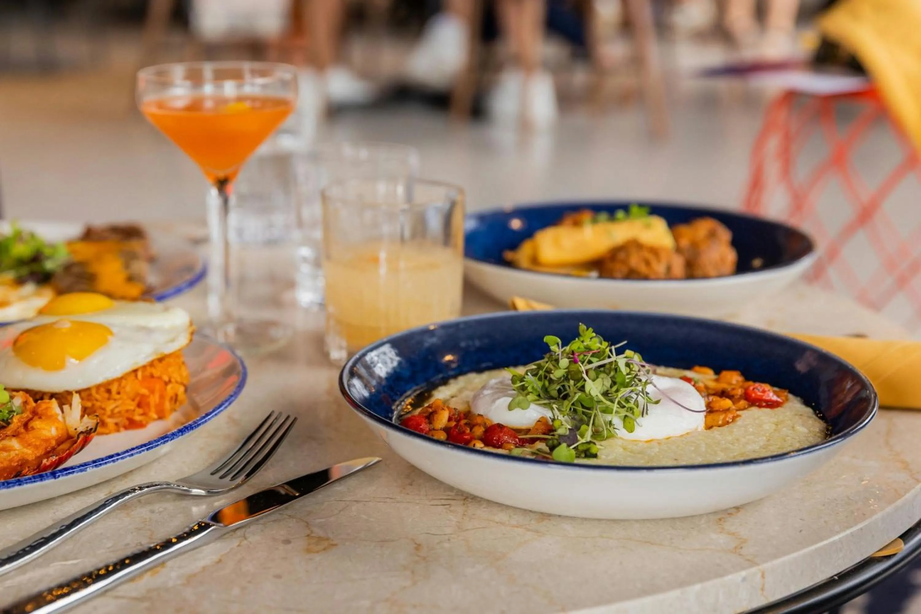 Lounge or bar in Aloft Providence Downtown