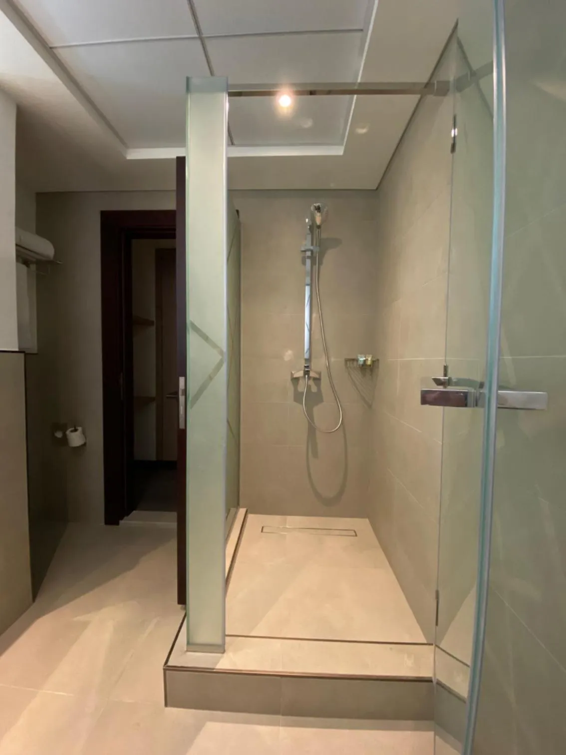 Shower in SITARA HOTEL APARTMENT