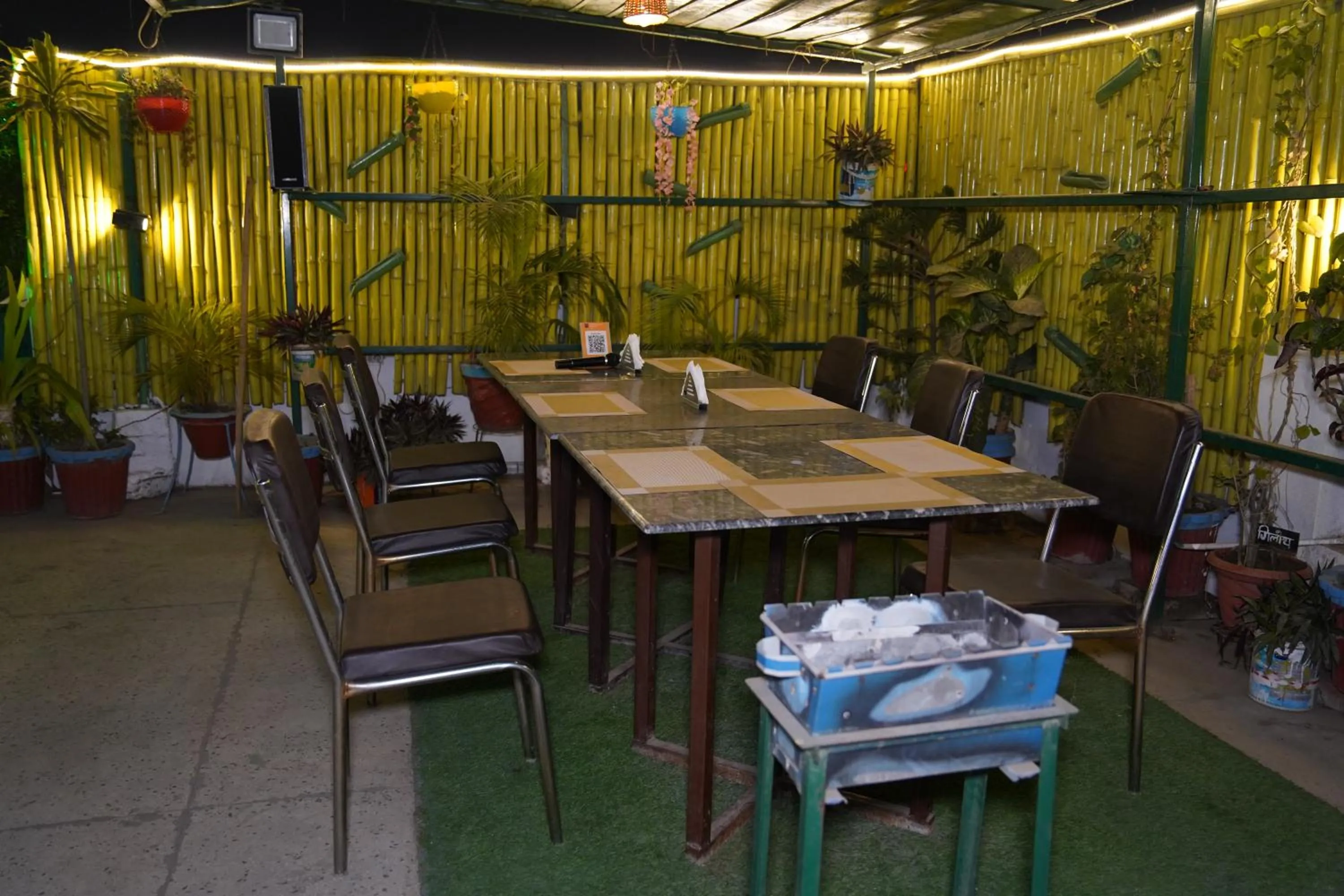 Restaurant/places to eat in Hotel Virasat Retreat