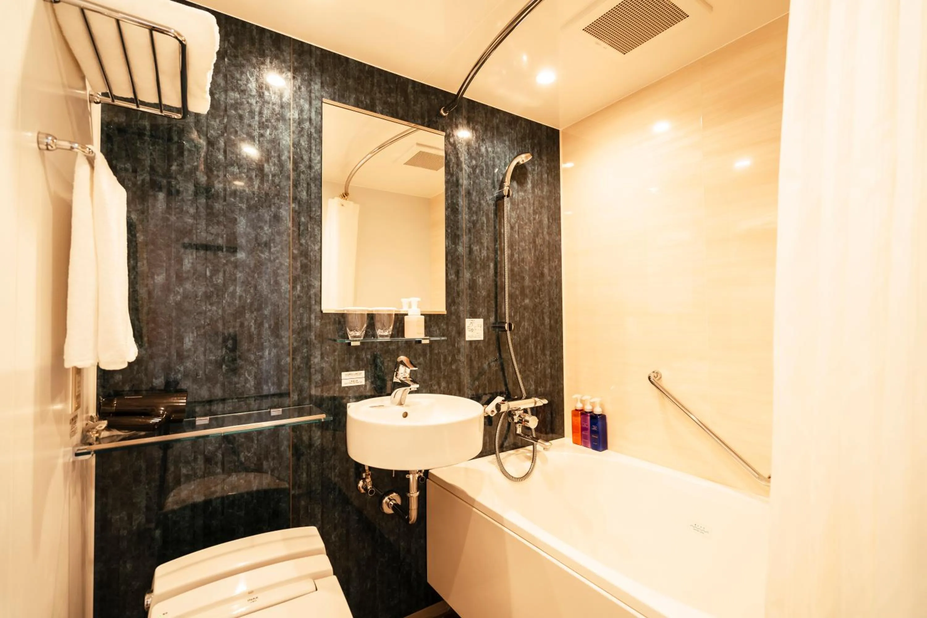 Bathroom in Keisei Richmond Hotel Tokyo Oshiage