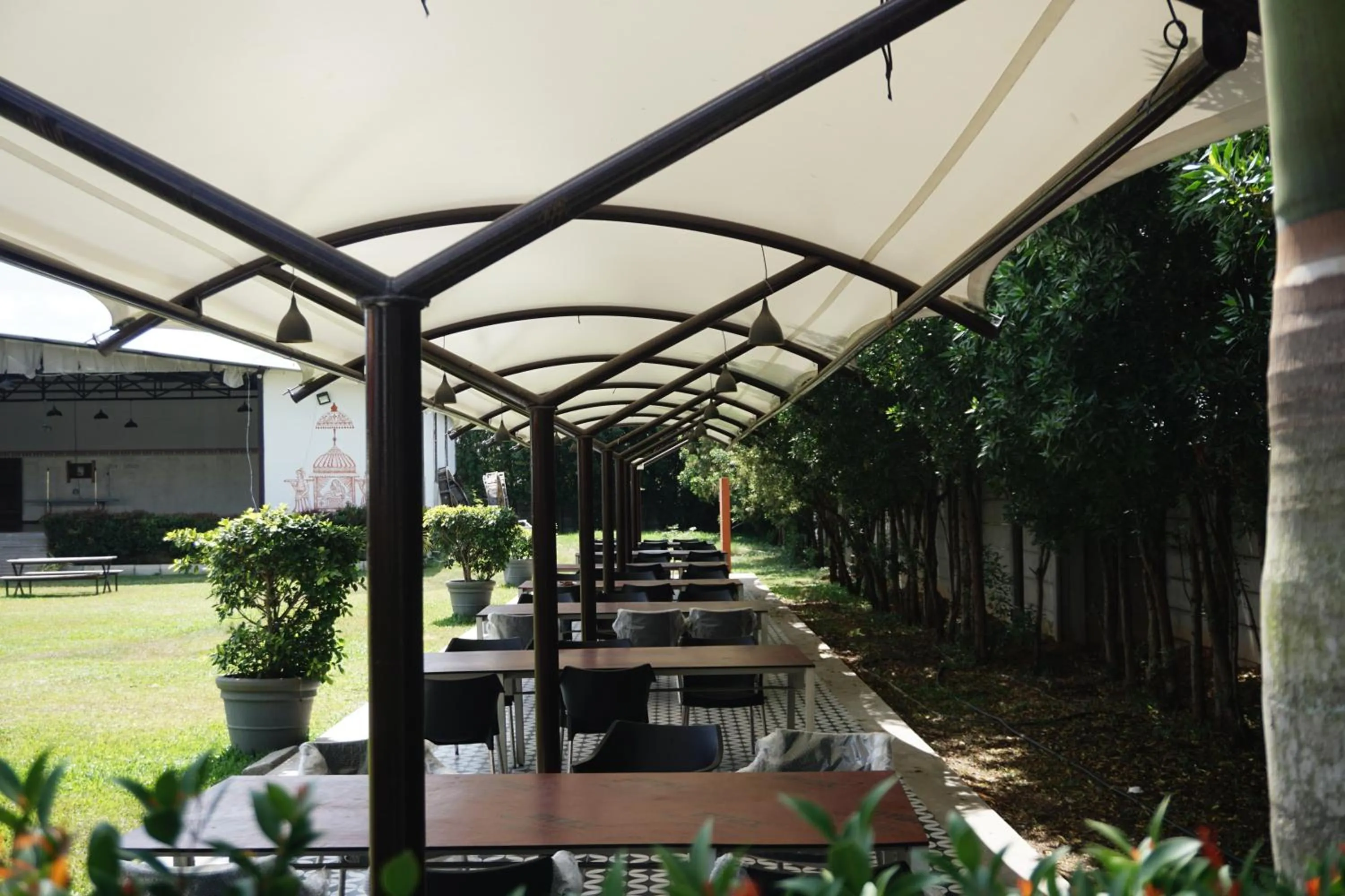 Restaurant/places to eat in Vistar Resort & Hotels