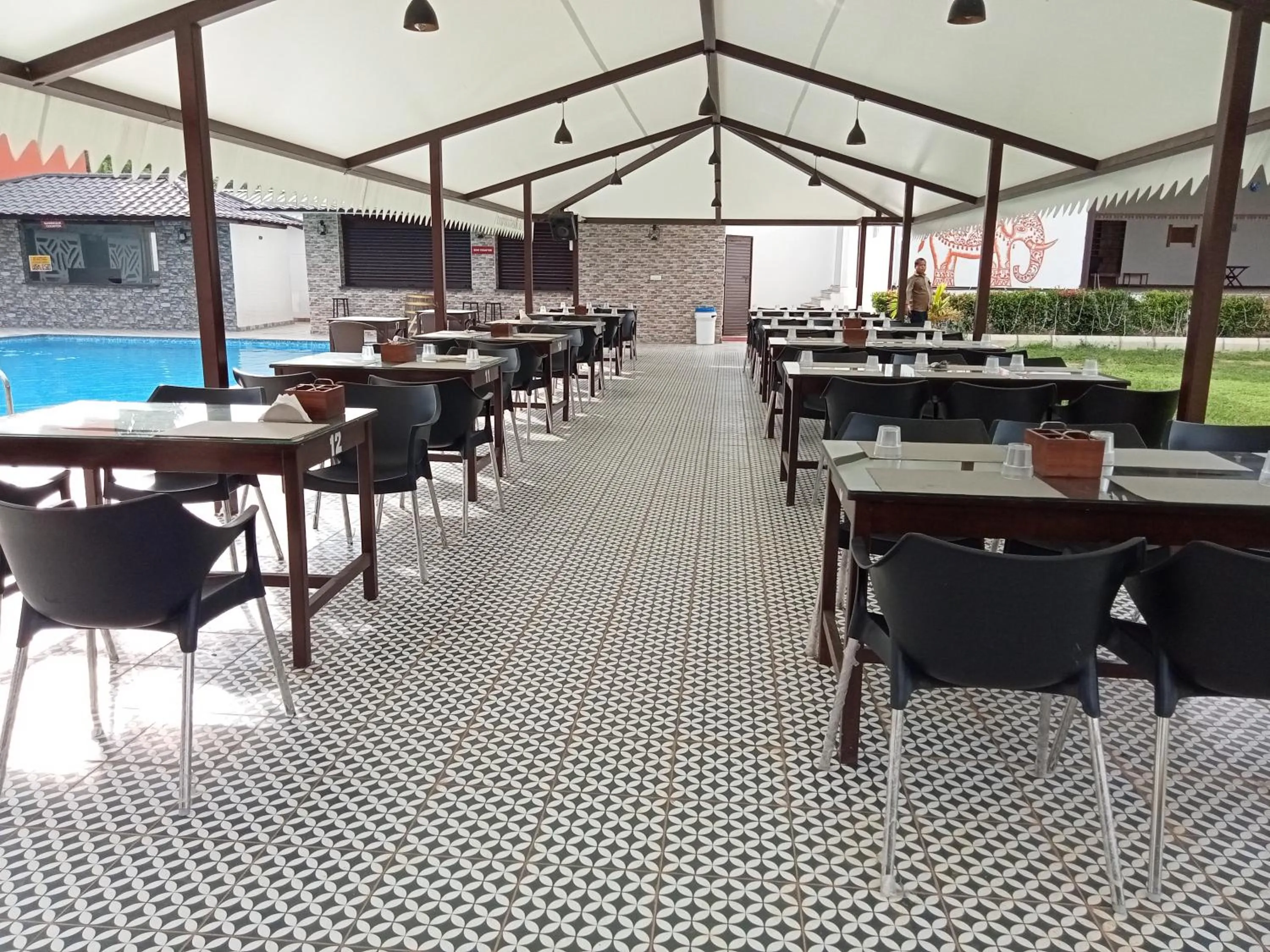Restaurant/places to eat in Vistar Resort & Hotels
