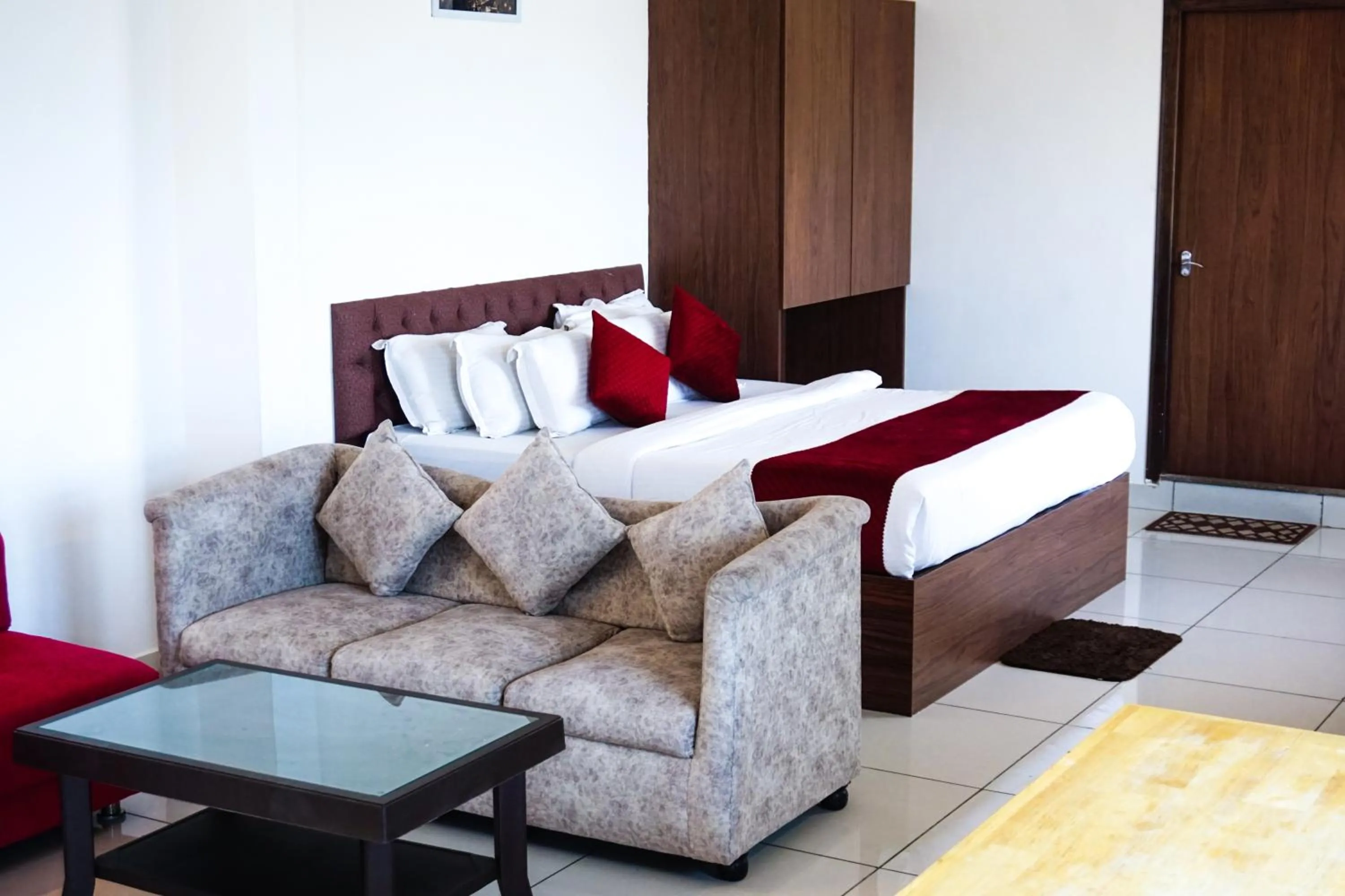 Bedroom, Bed in Vistar Resort & Hotels