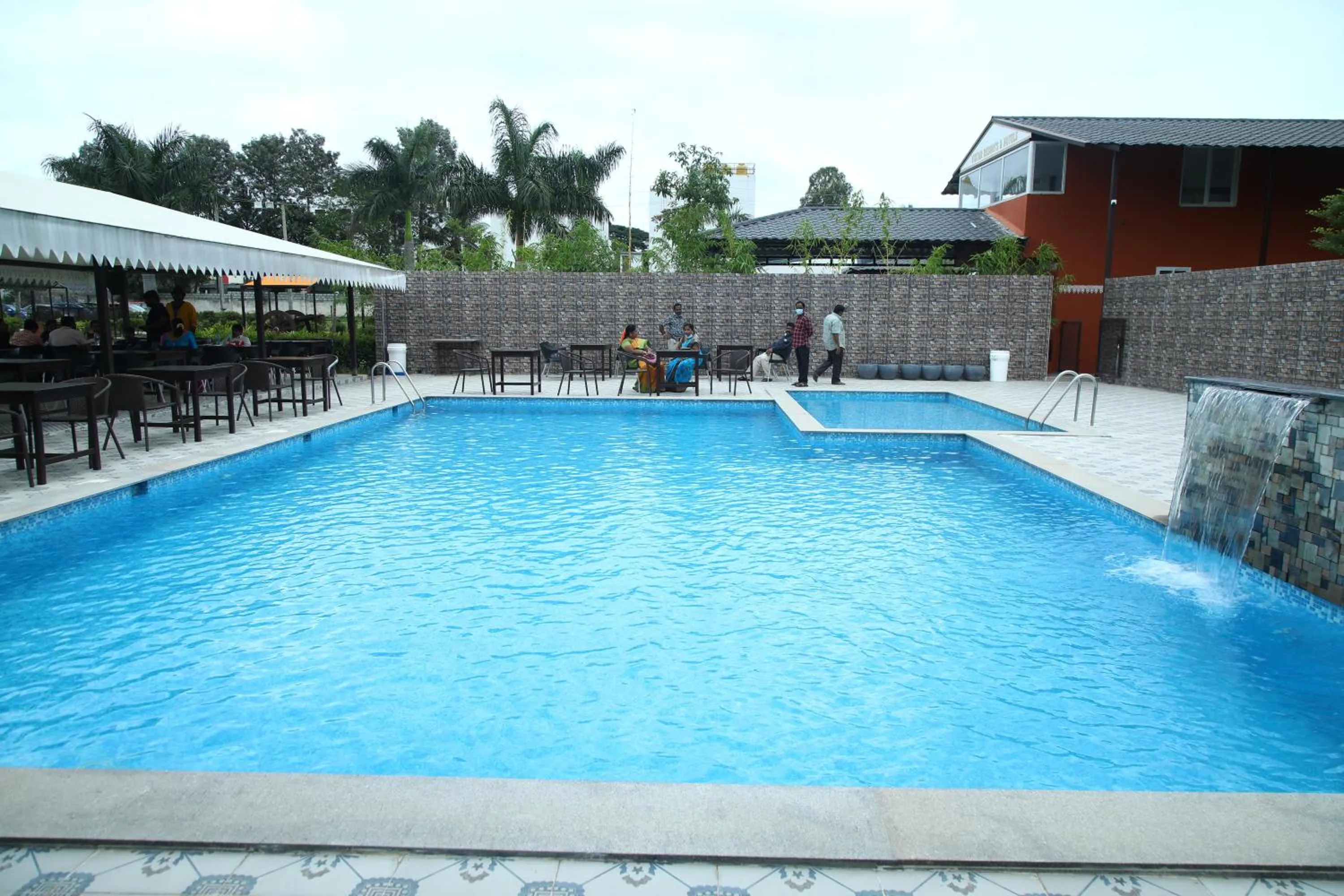 Swimming pool in Vistar Resort & Hotels