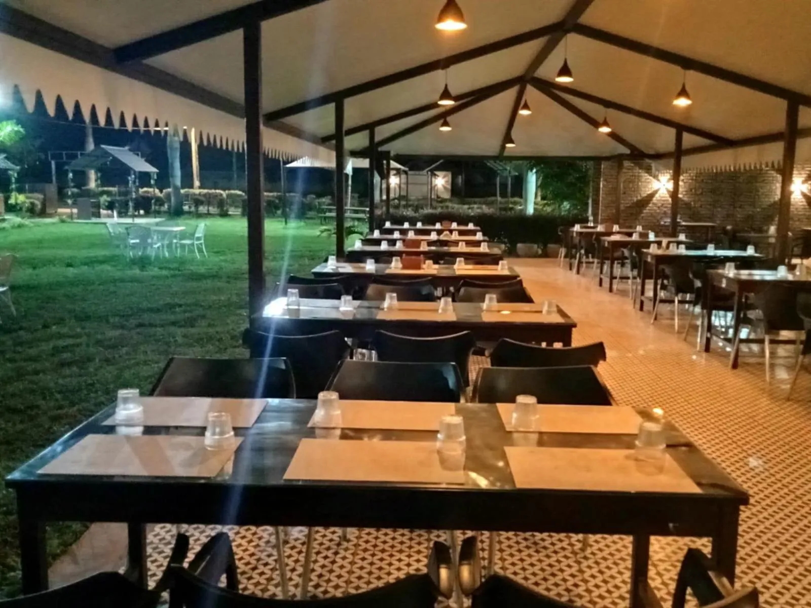 Restaurant/places to eat in Vistar Resort & Hotels