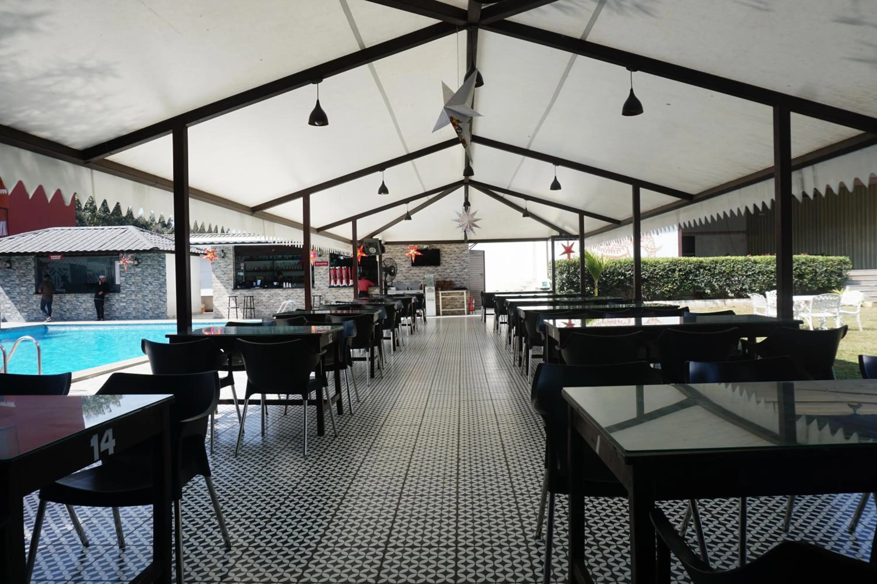 Restaurant/places to eat in Vistar Resort & Hotels