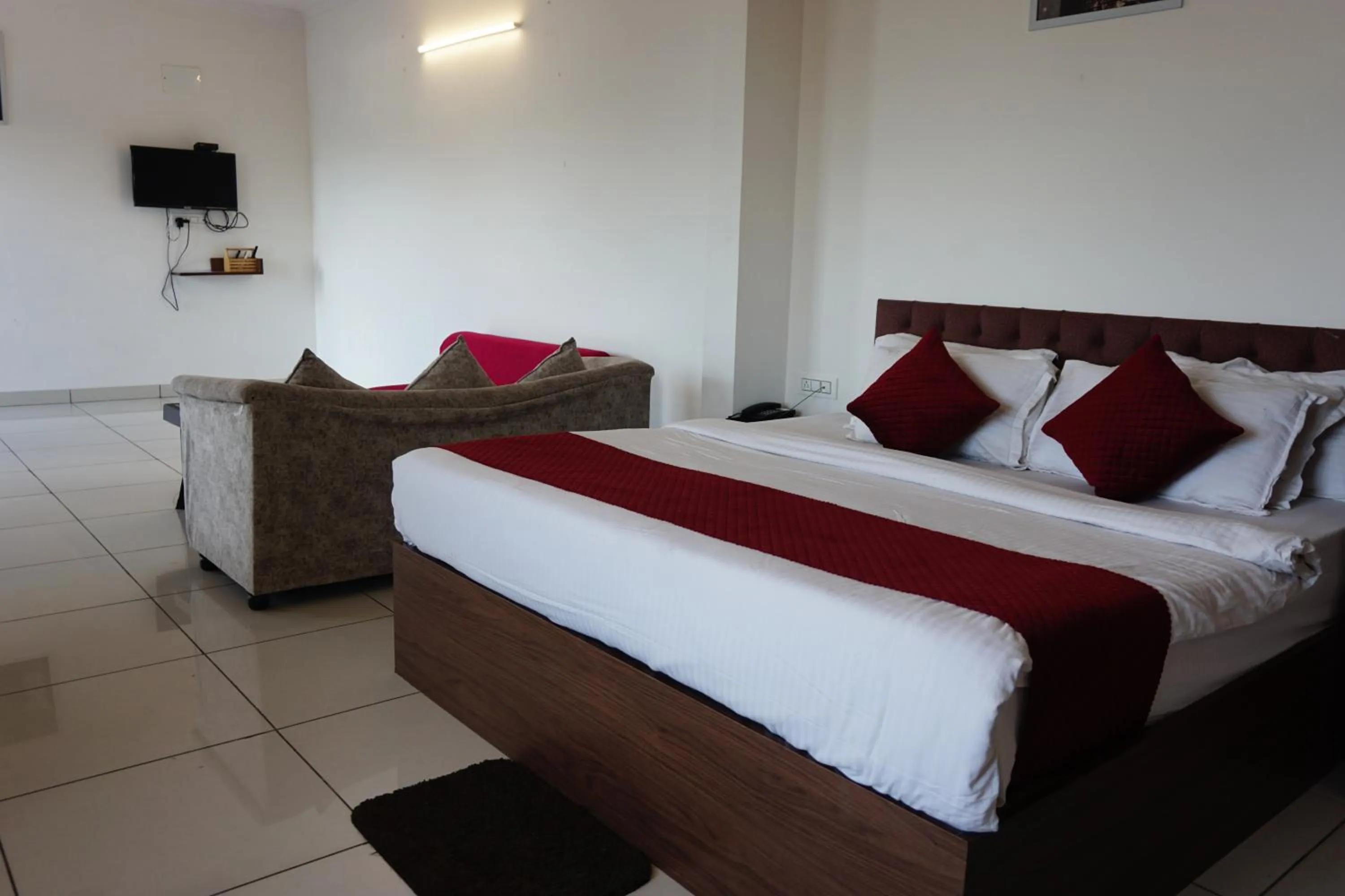 TV and multimedia, Bed in Vistar Resort & Hotels