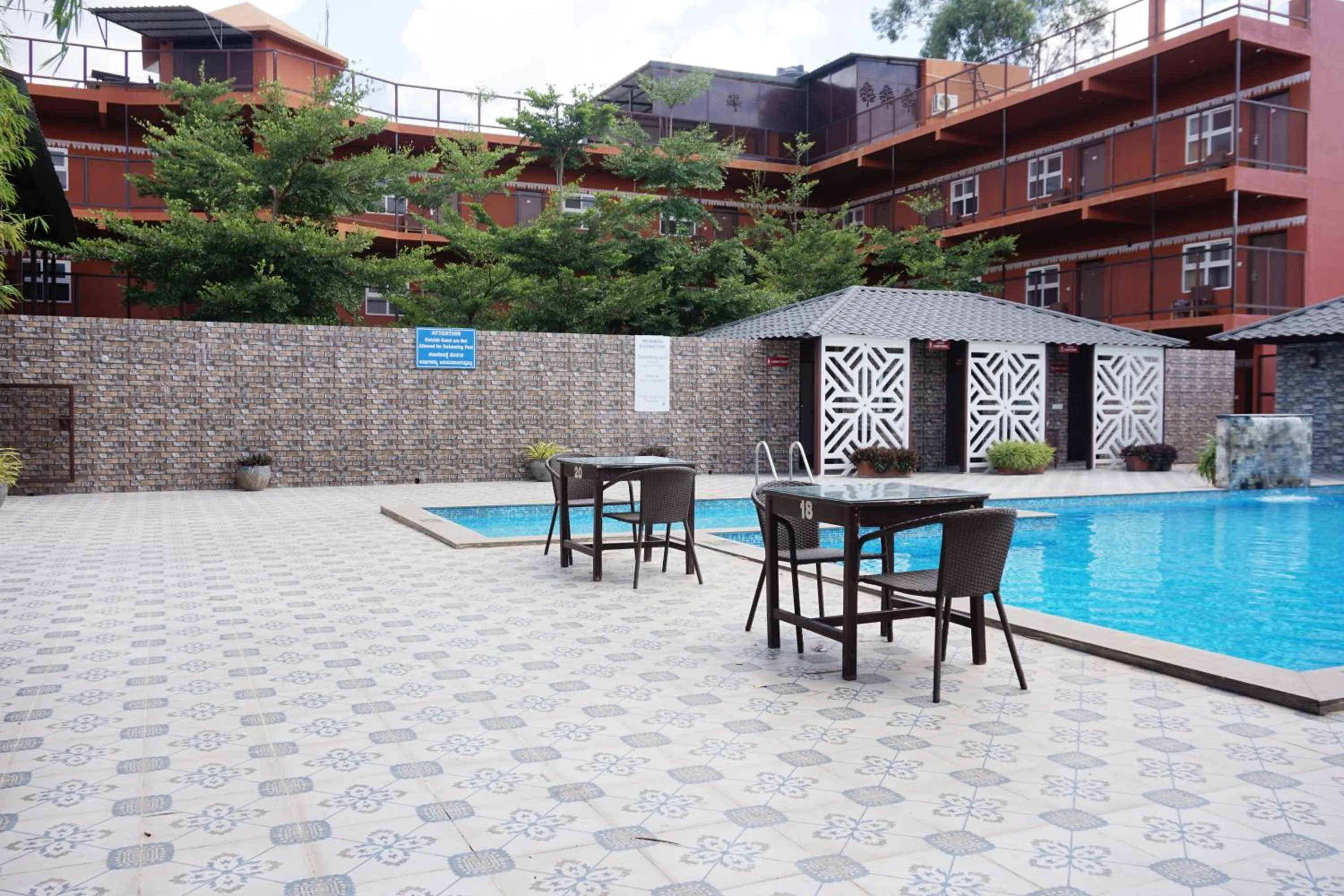 Swimming pool in Vistar Resort & Hotels