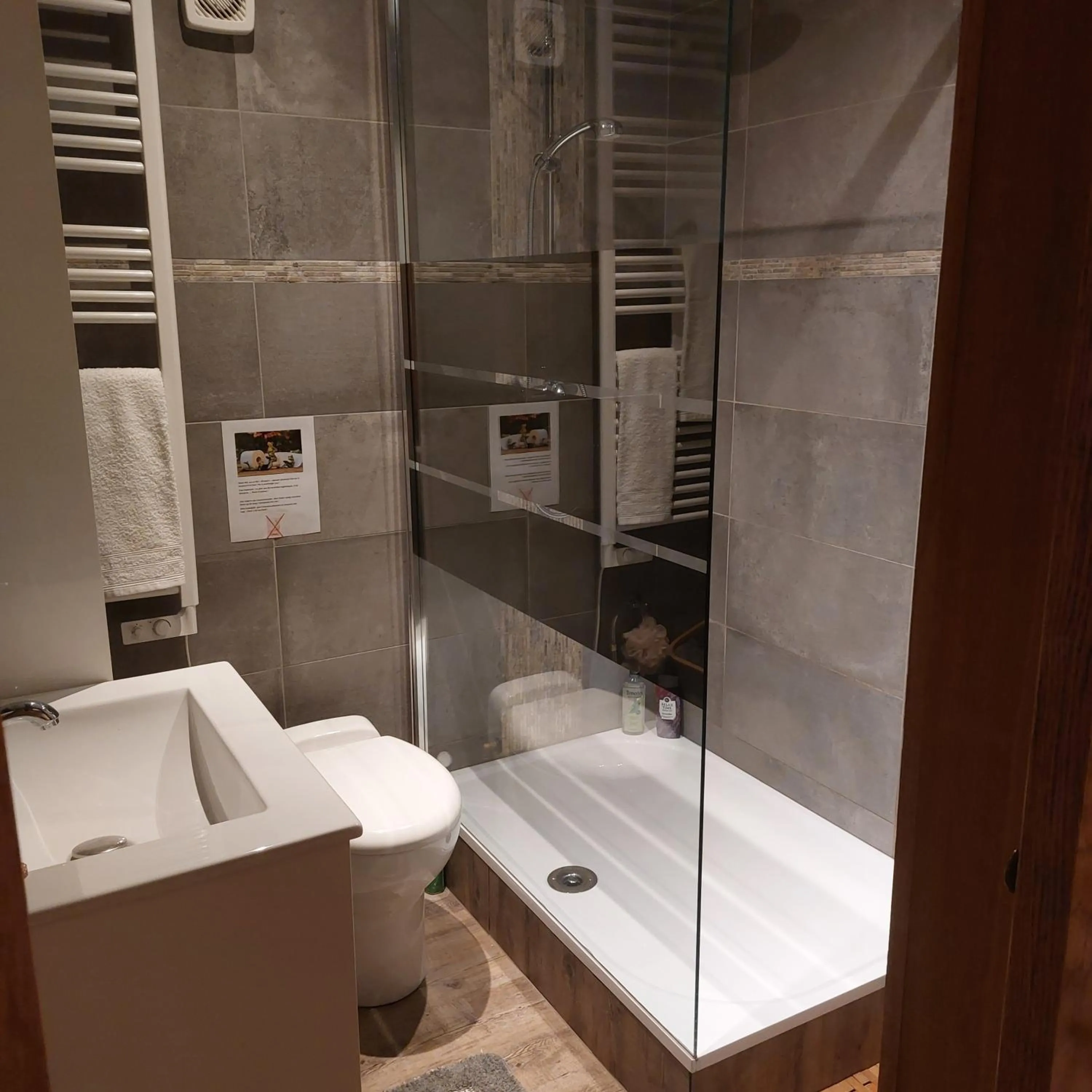 Shower in Les Arpents Verts