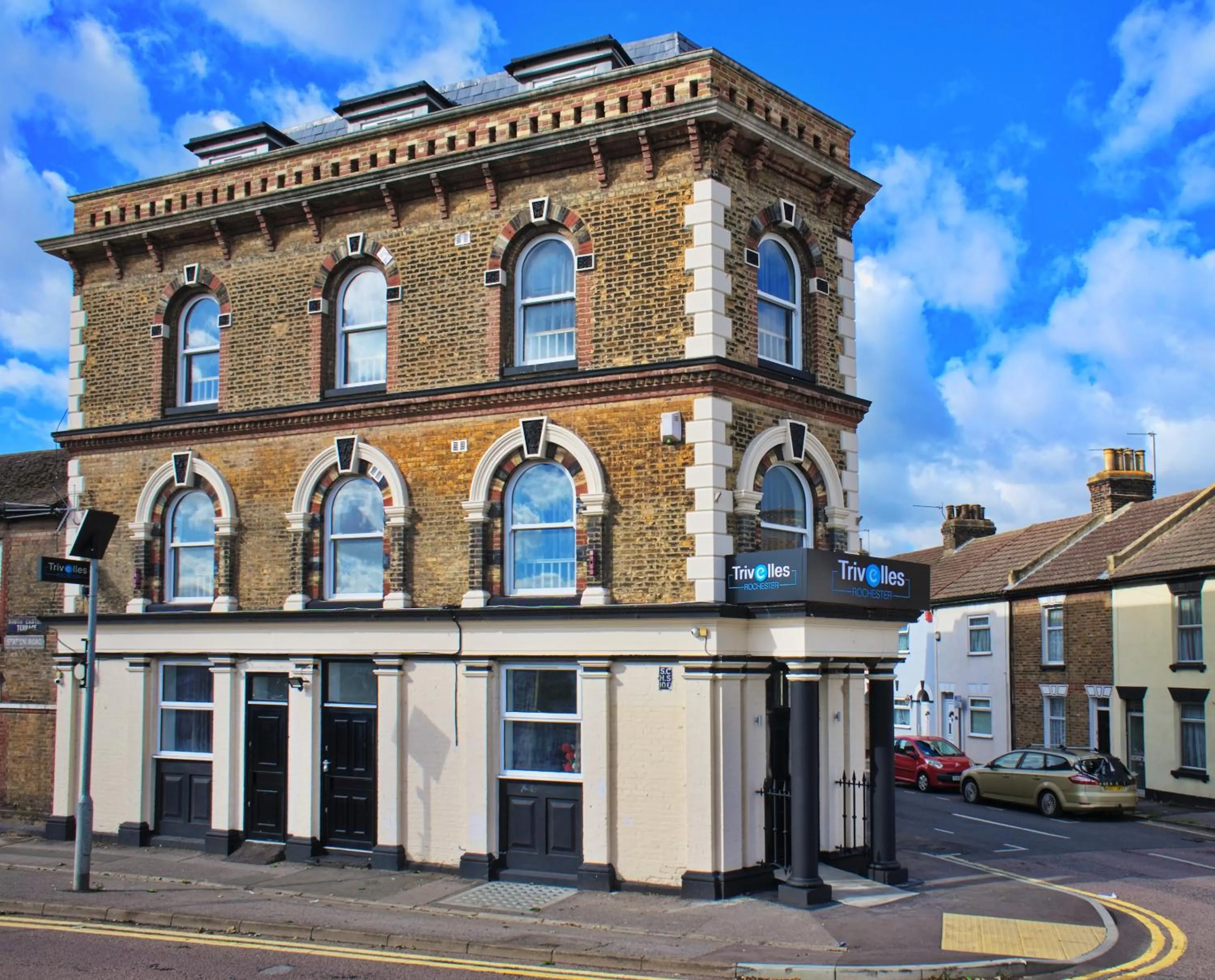 Property building in Trivelles Rochester Hotel