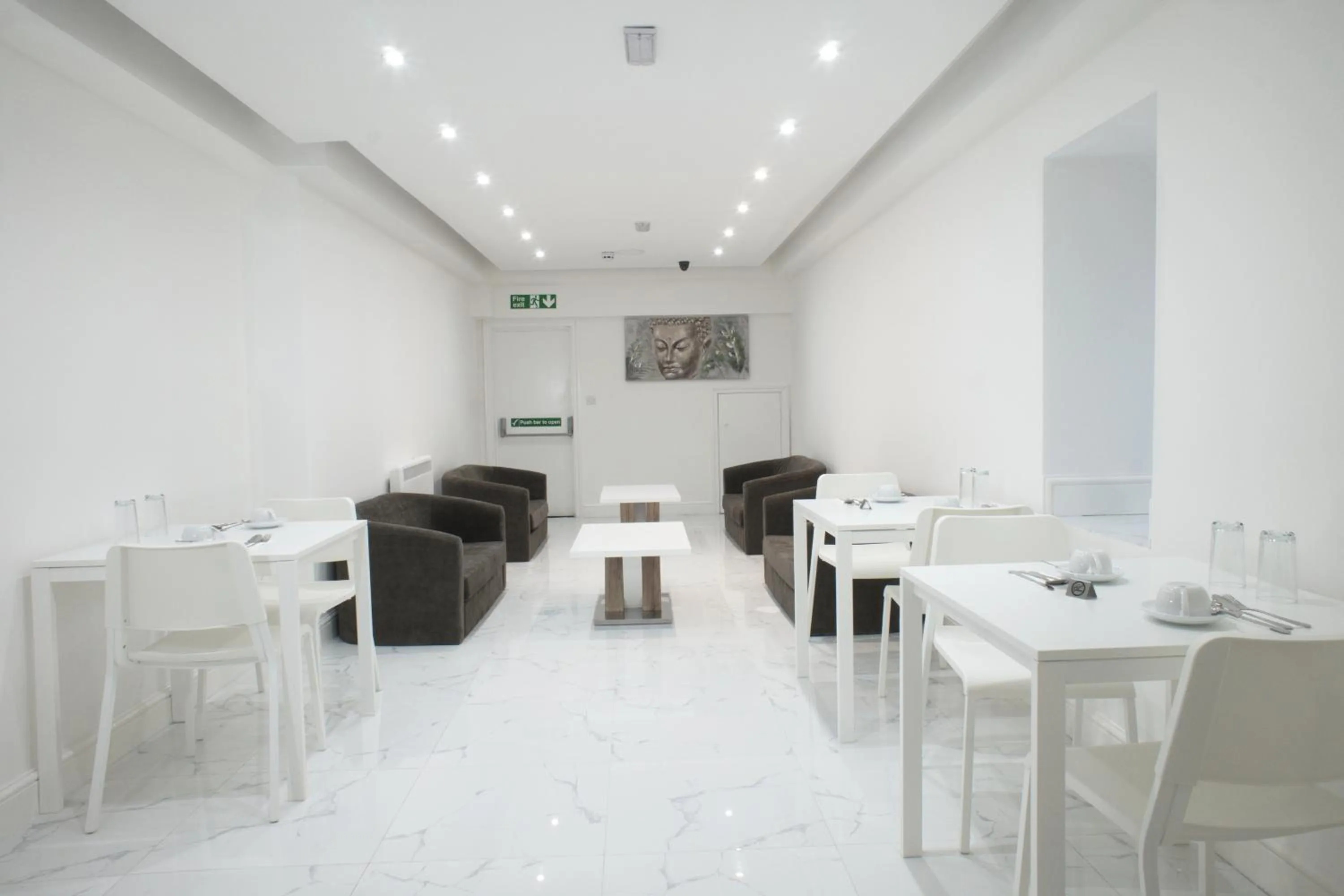 Seating area in Trivelles Rochester Hotel