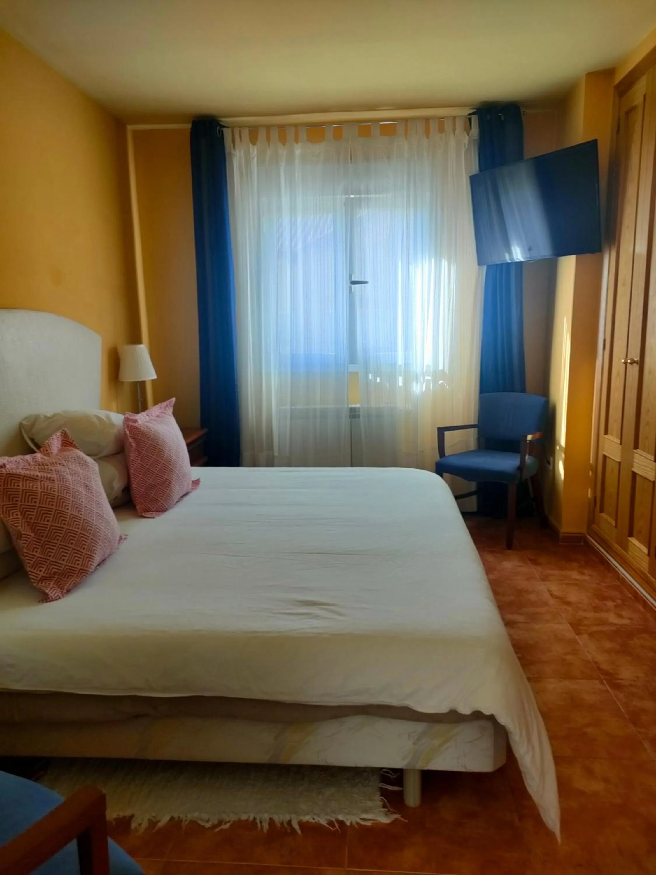 Photo of the whole room in Hermosa Habitación amplia, fresca y tranquila.