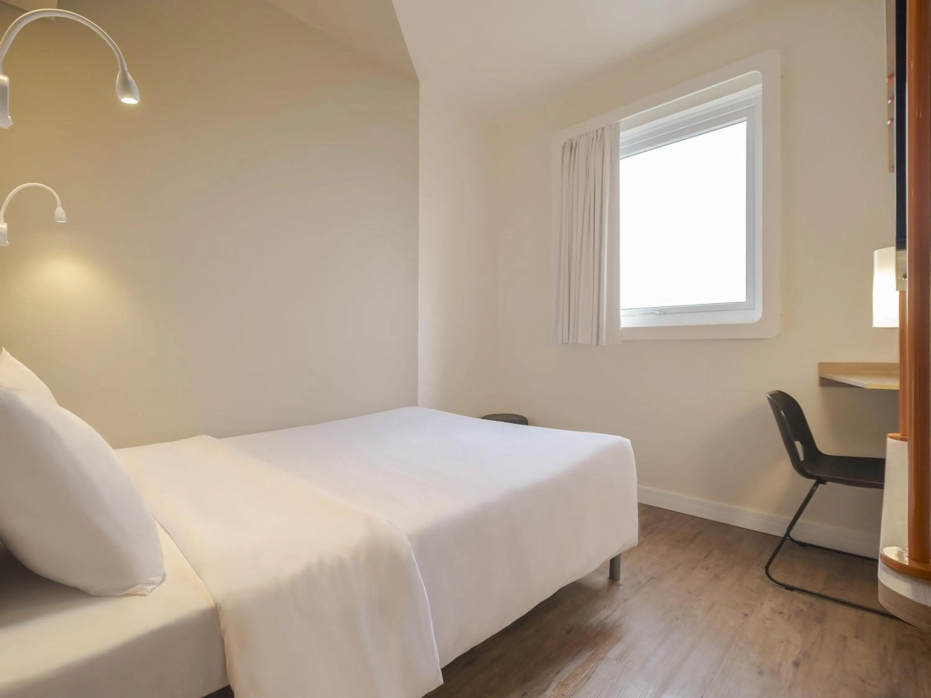 Bedroom, Bed in Ibis Budget Farroupilha