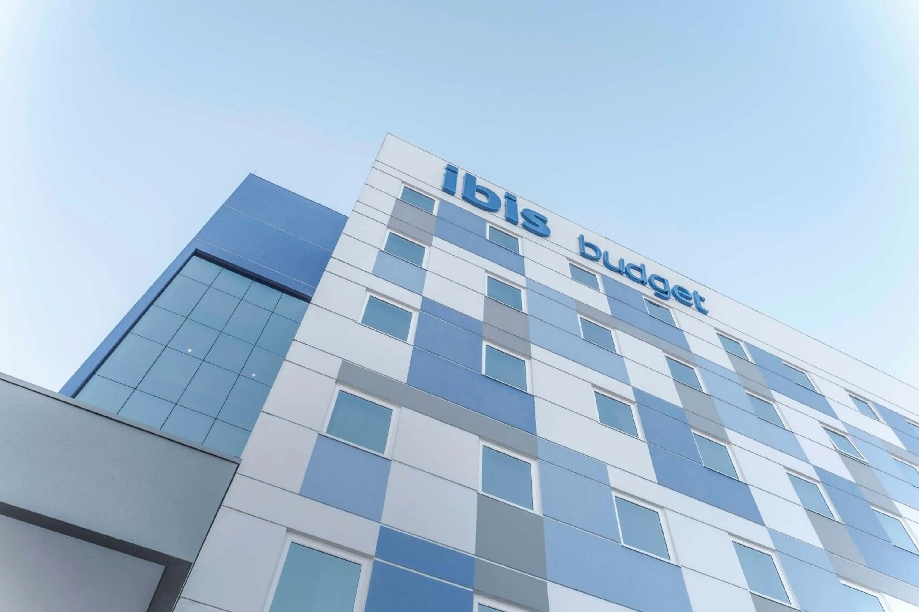 Facade/entrance in Ibis Budget Farroupilha