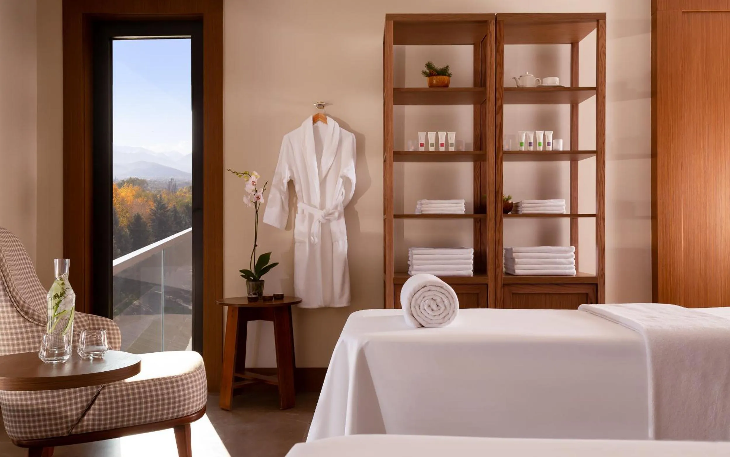 Spa and wellness centre/facilities, Bed in Swissôtel Wellness Resort Alatau Almaty