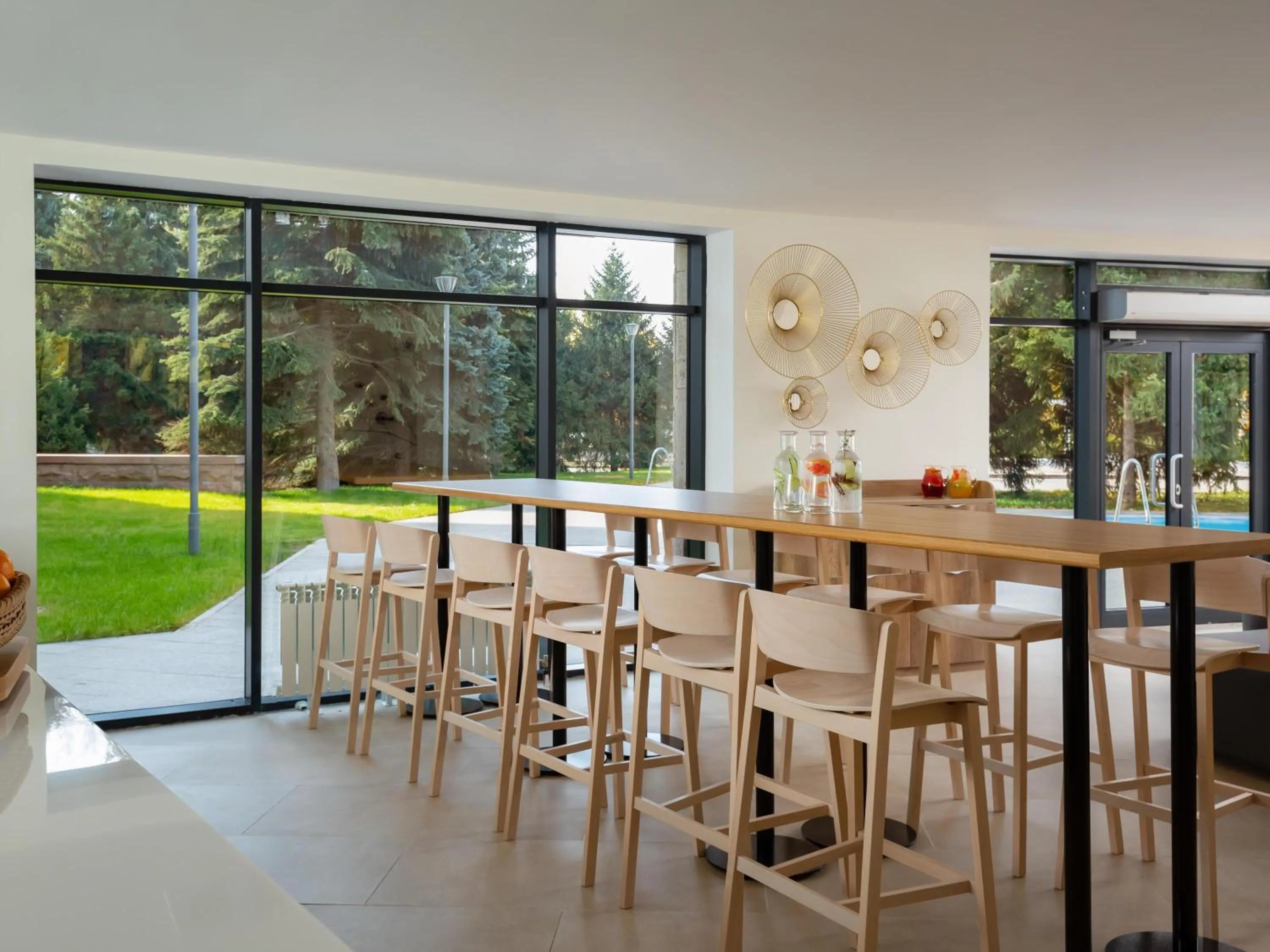 Lounge or bar in Swissôtel Wellness Resort Alatau Almaty