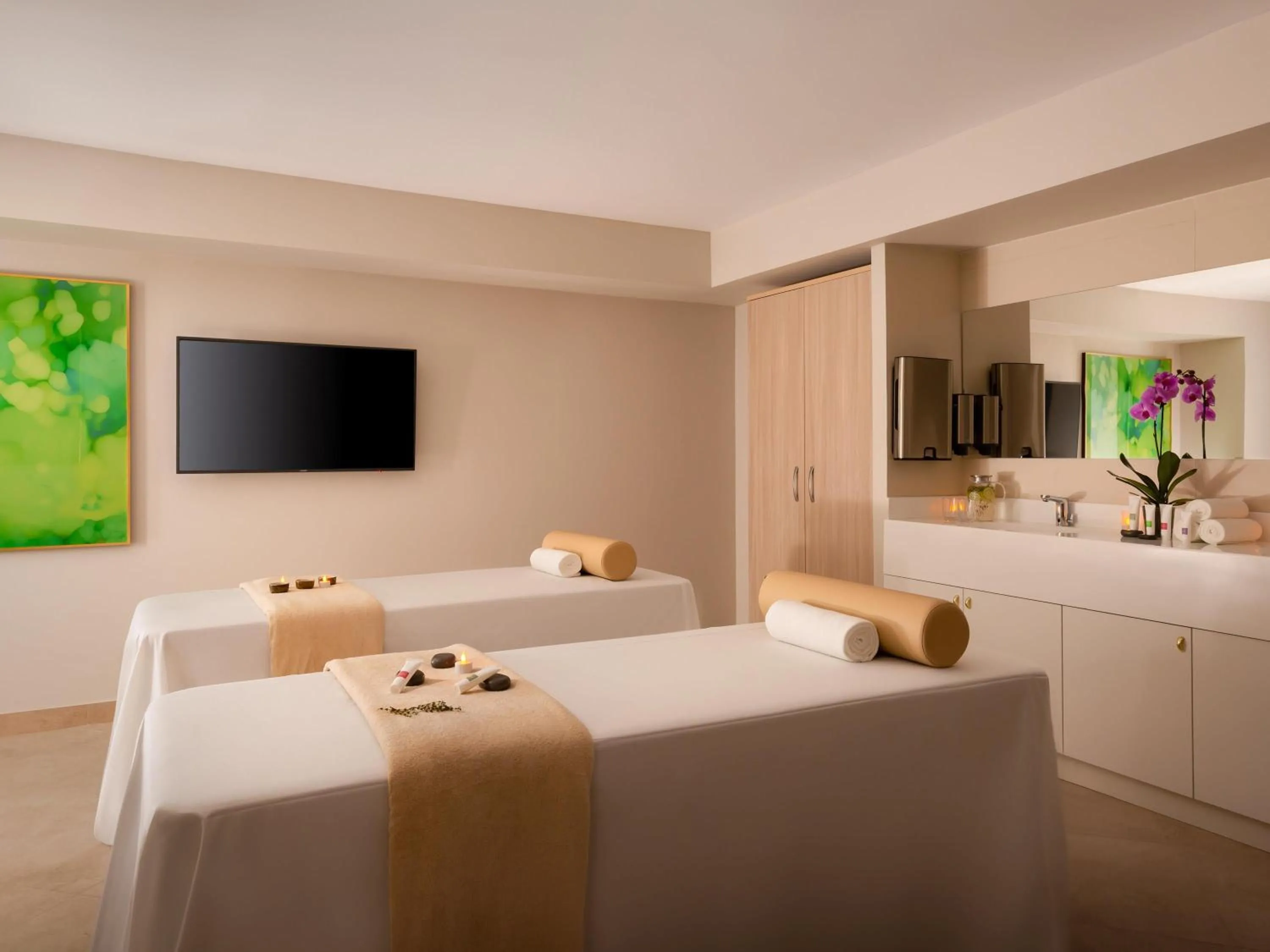 Spa and wellness centre/facilities, Bed in Swissôtel Wellness Resort Alatau Almaty