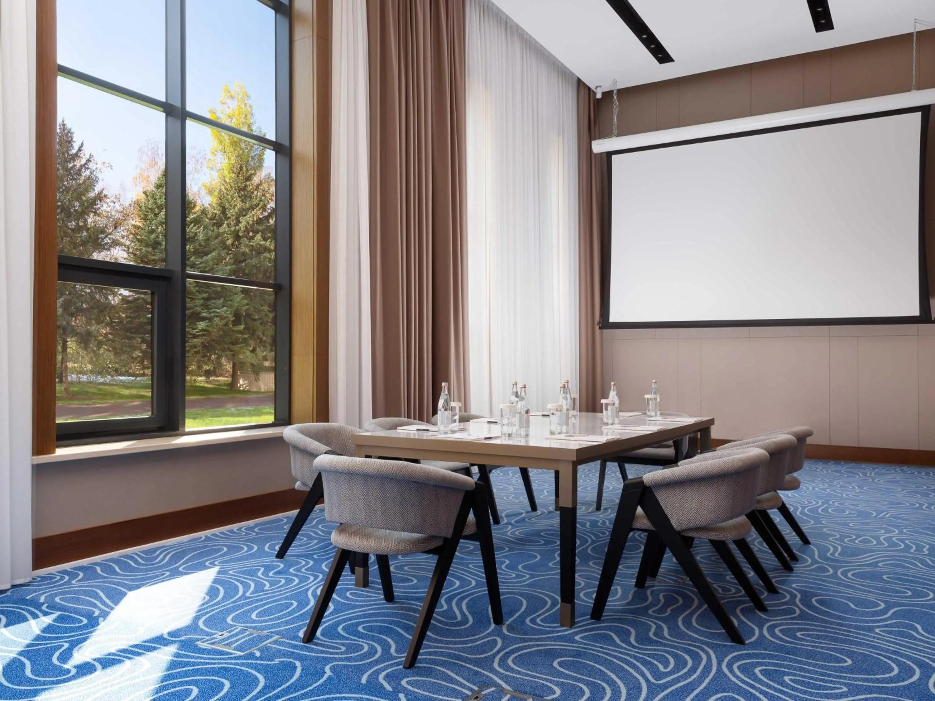 Meeting/conference room in Swissôtel Wellness Resort Alatau Almaty