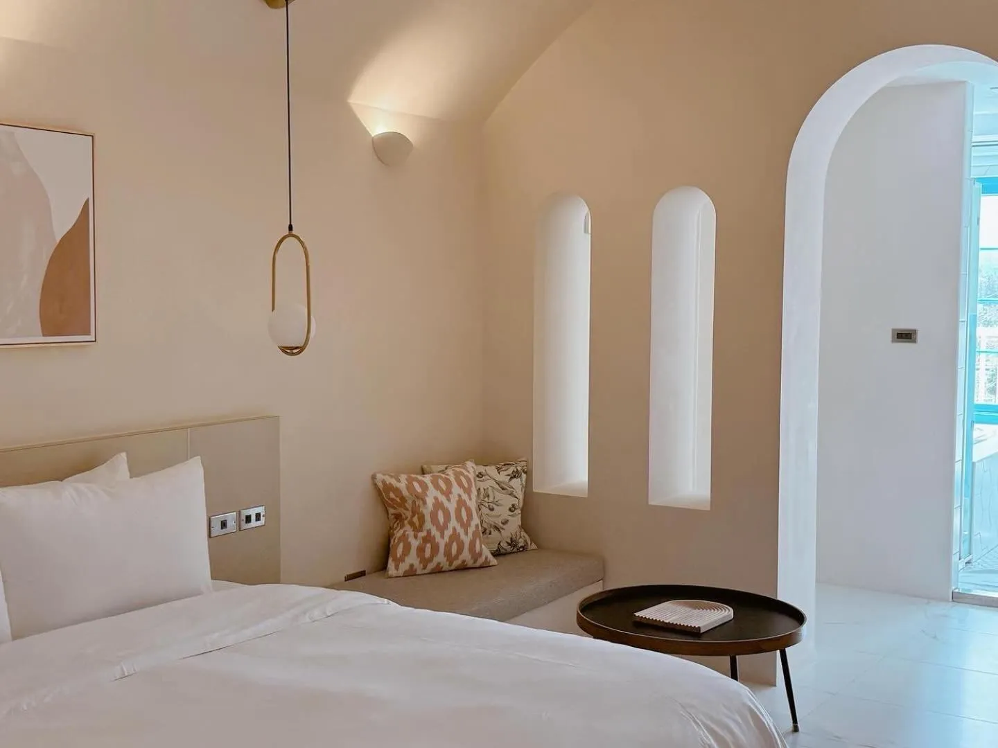 Bed in Little Greece