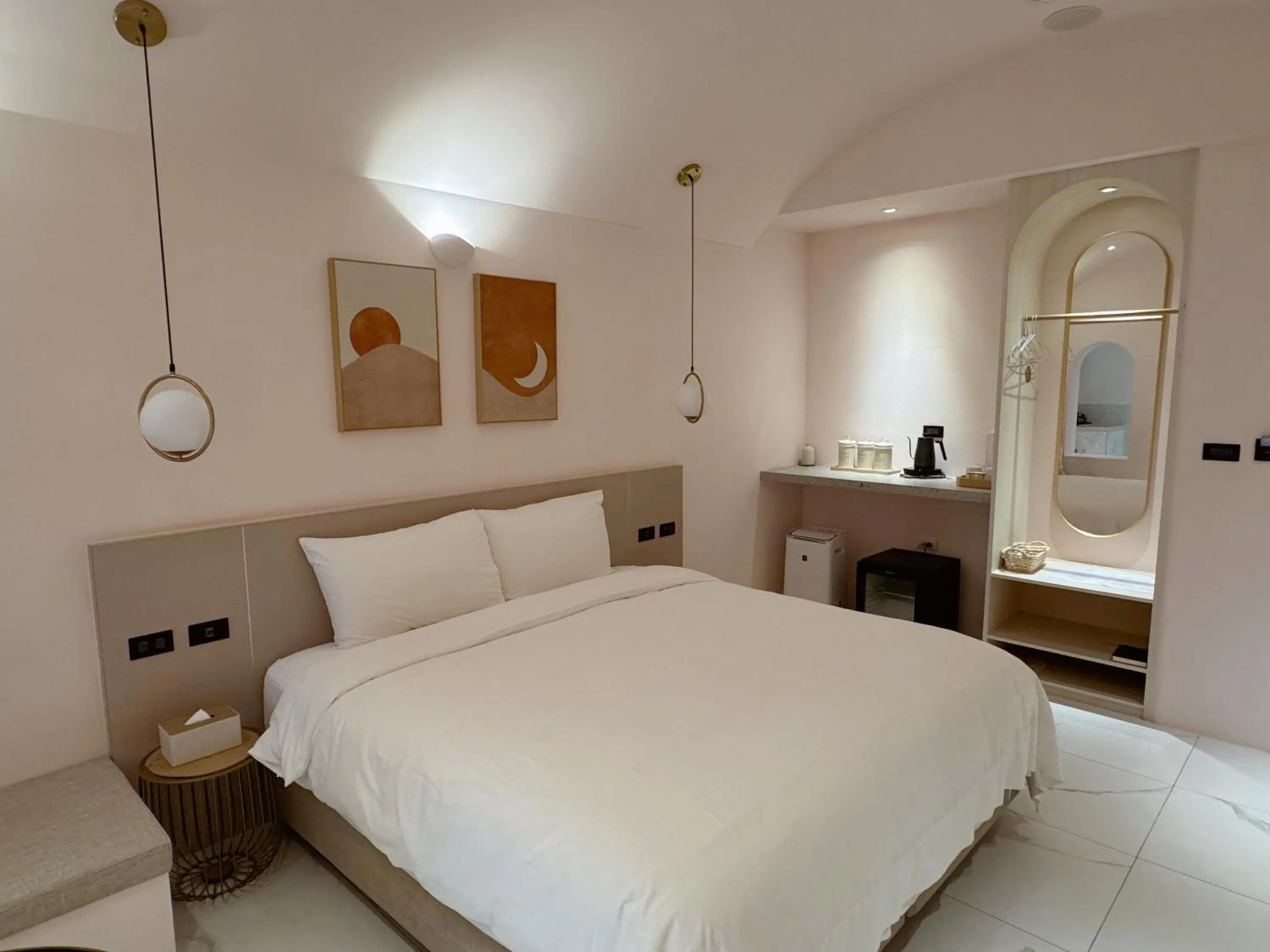 Bed in Little Greece