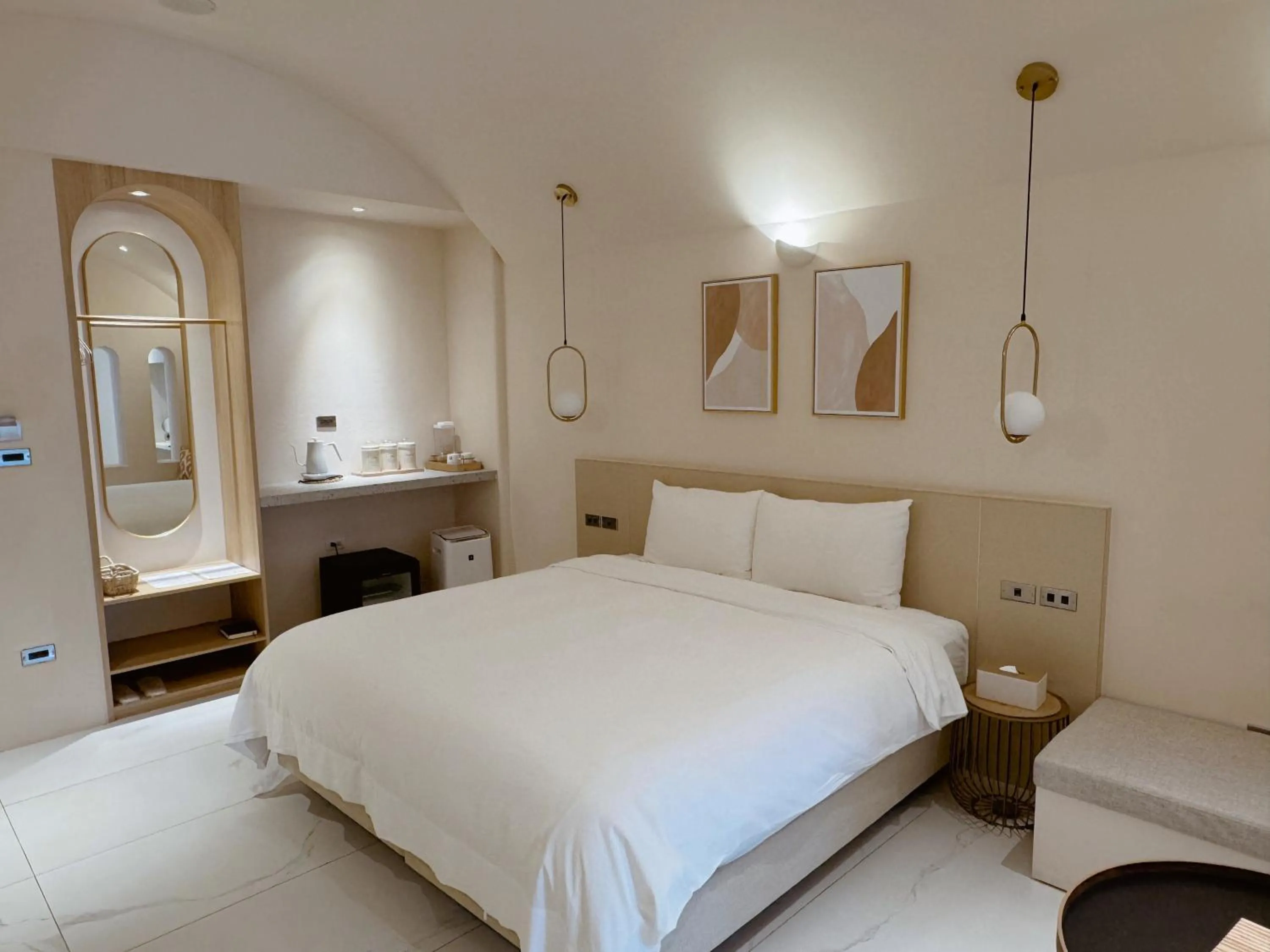 Bed in Little Greece