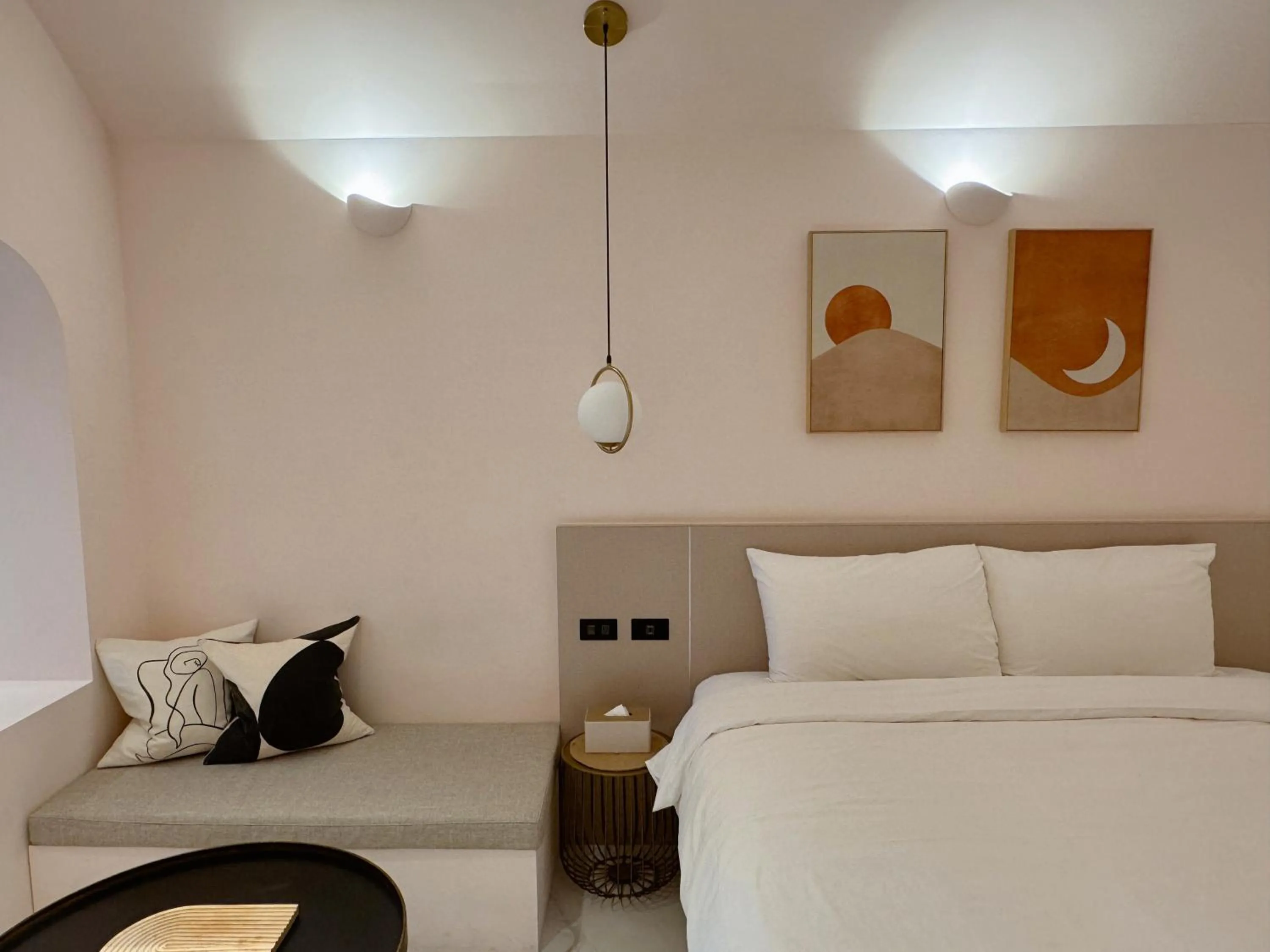 Bed in Little Greece