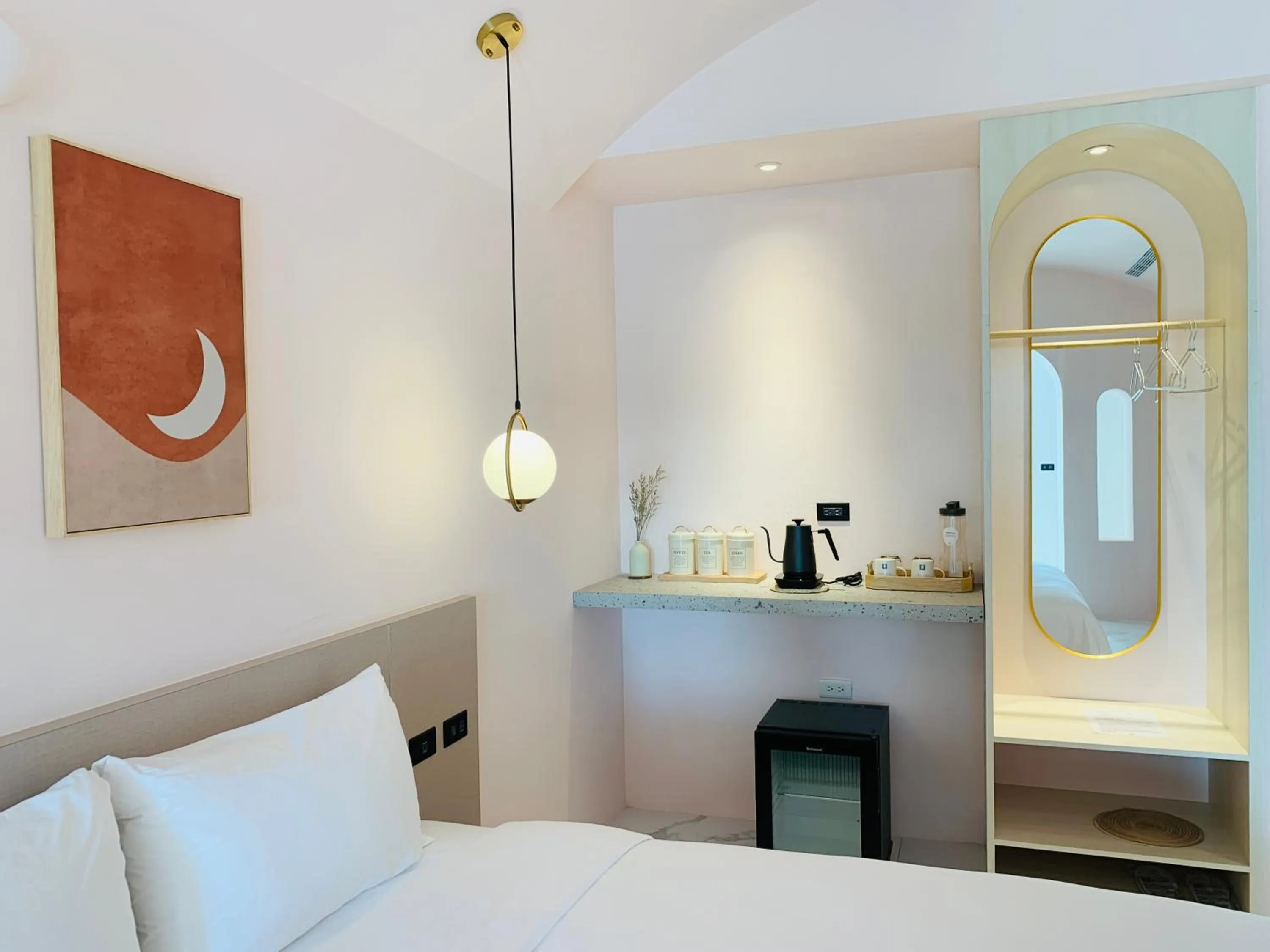 Bed in Little Greece