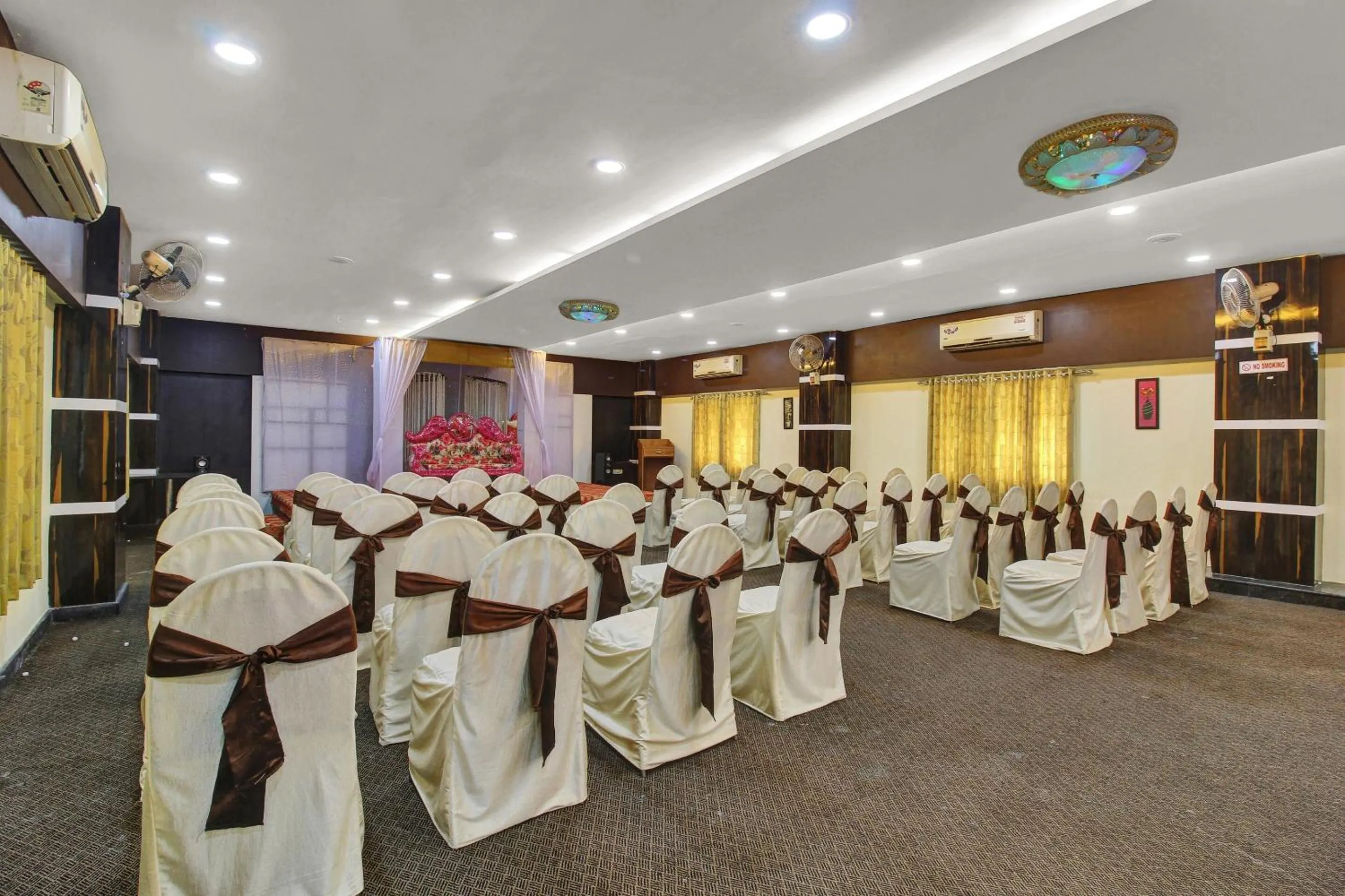 Bedroom in Hotel O Rahul International Hyderabad