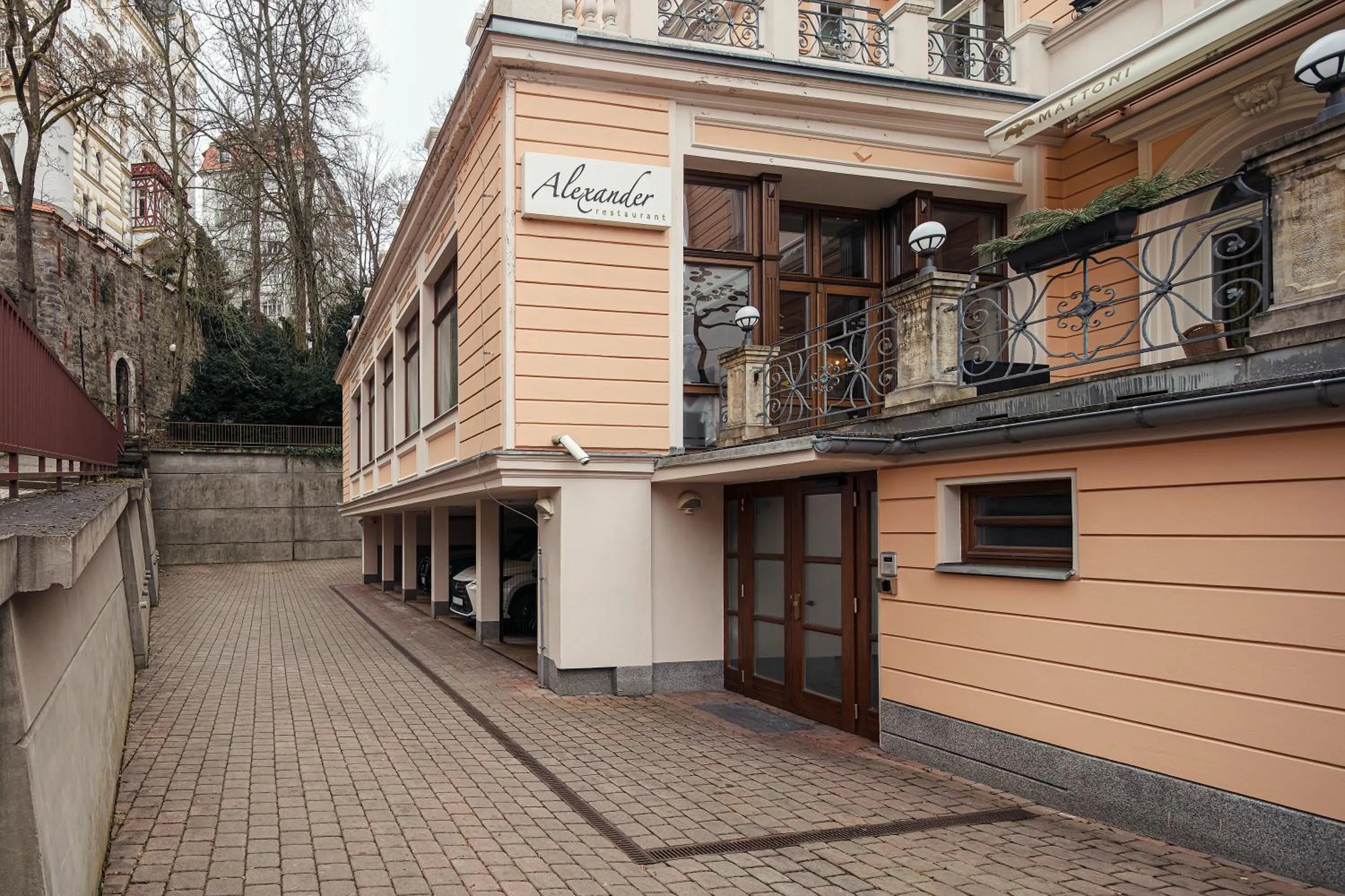 Parking in Humboldt Park Hotel & Spa