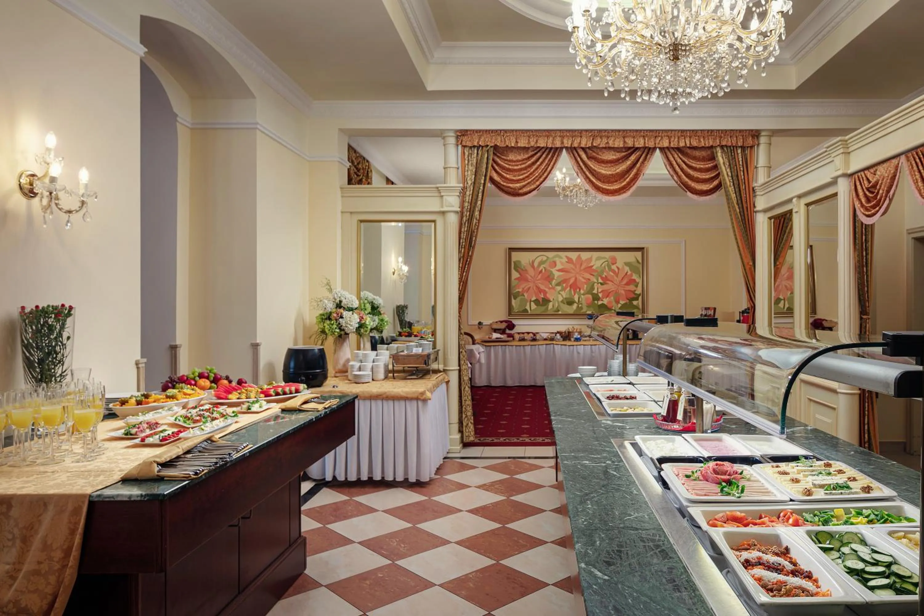 Buffet breakfast in Humboldt Park Hotel & Spa