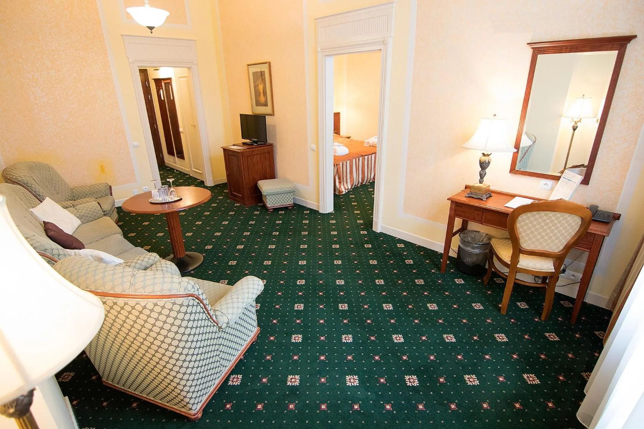 Bed in Humboldt Park Hotel & Spa