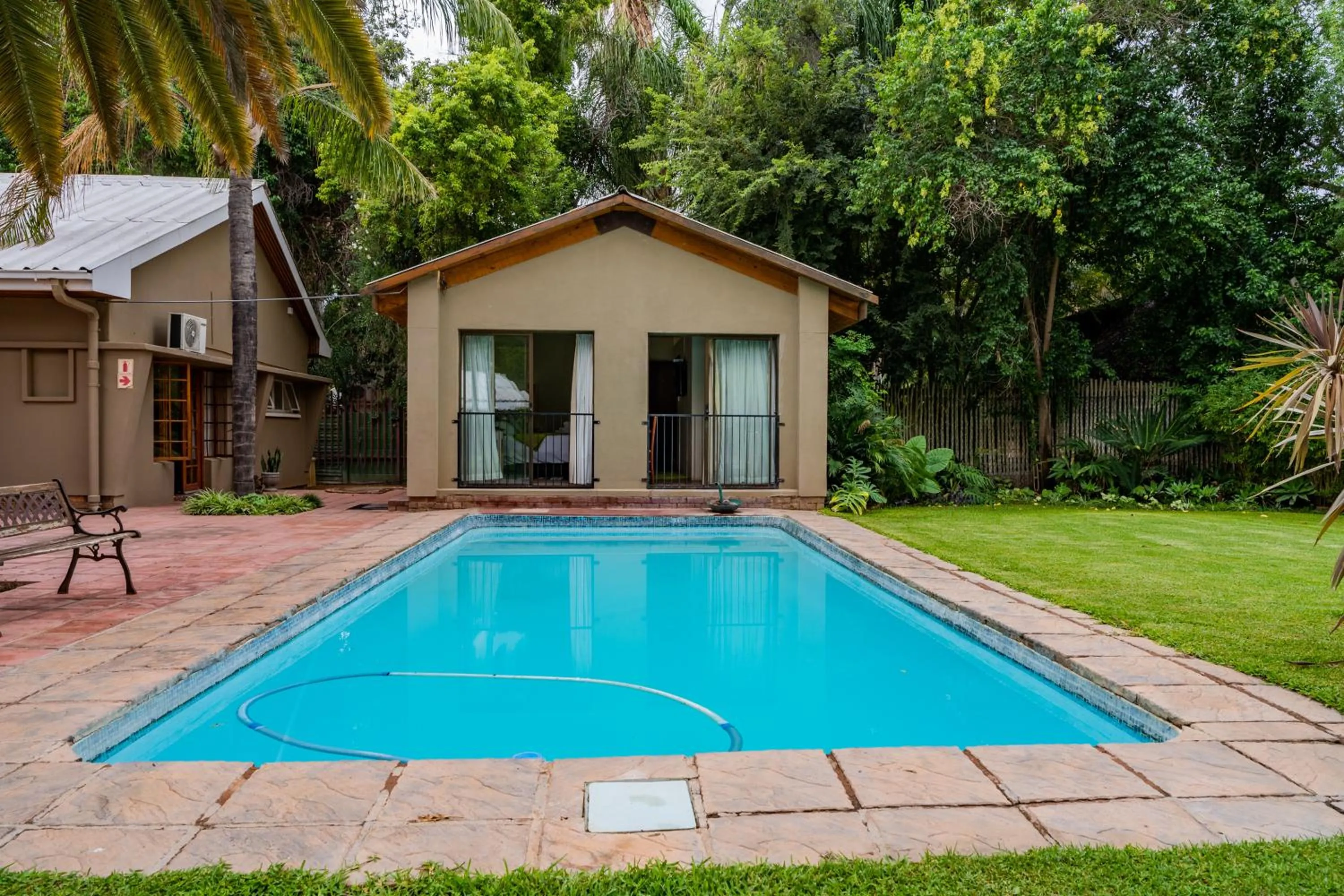 Swimming pool in Riverbank Lodge