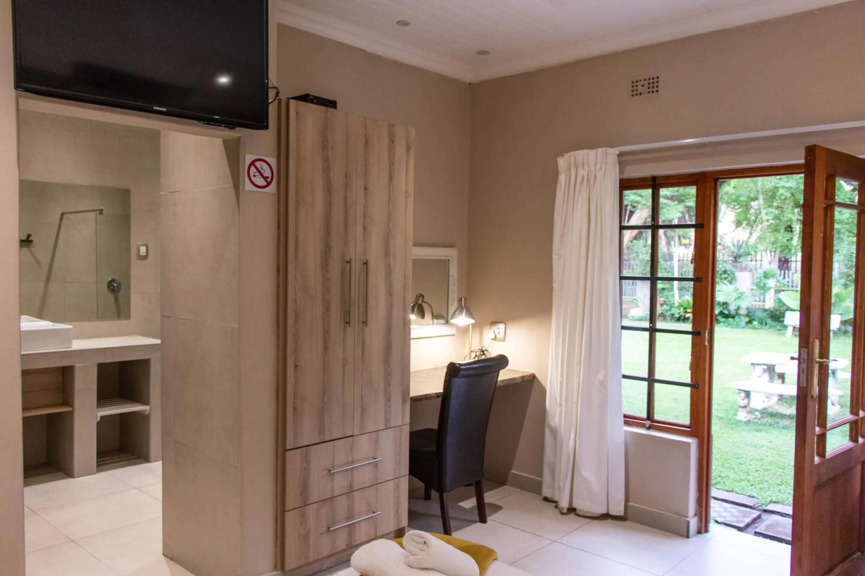 TV and multimedia in Riverbank Lodge