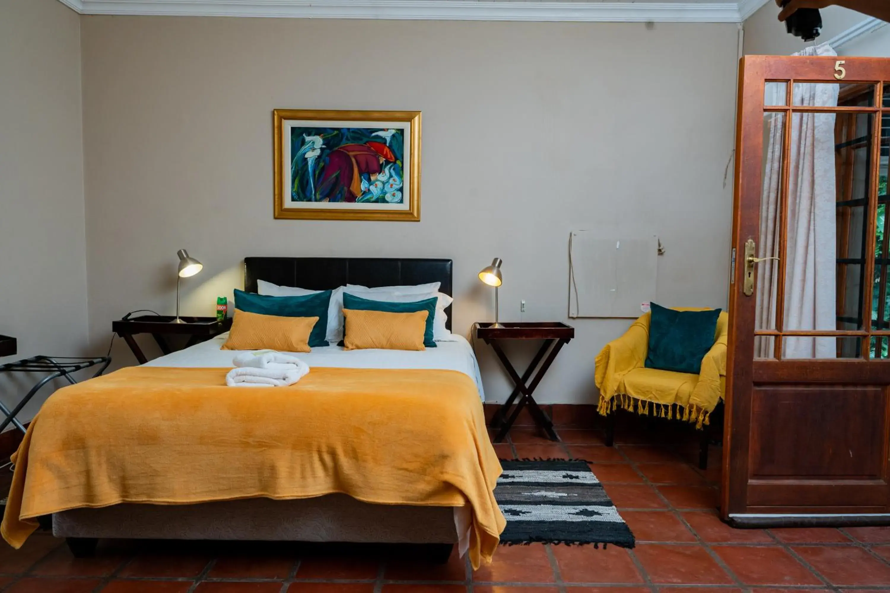 Comfort Queen Room - single occupancy in Riverbank Lodge Comfort Queen Room - single occupancy in Riverbank Lodge