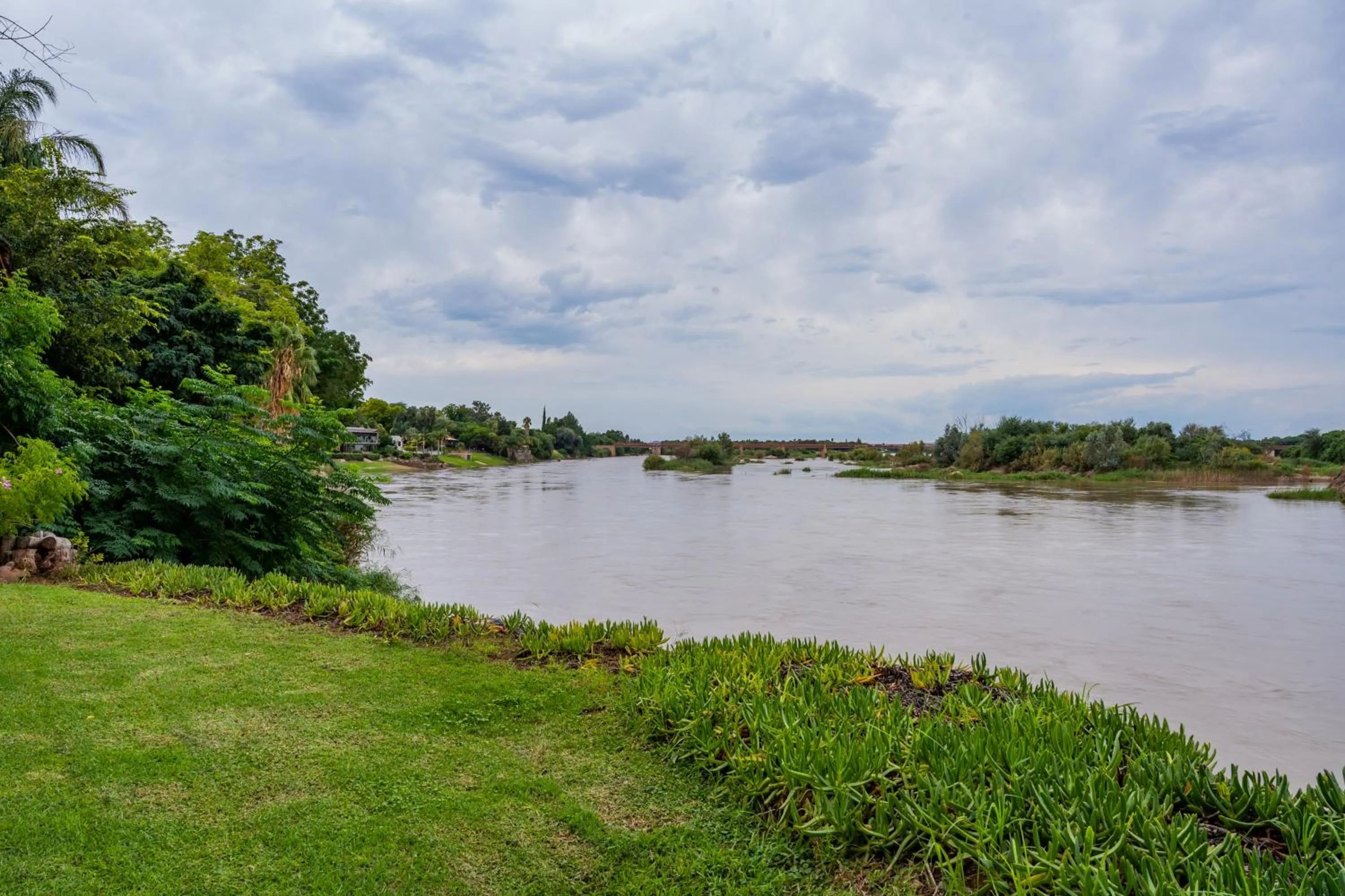 Garden in Riverbank Lodge