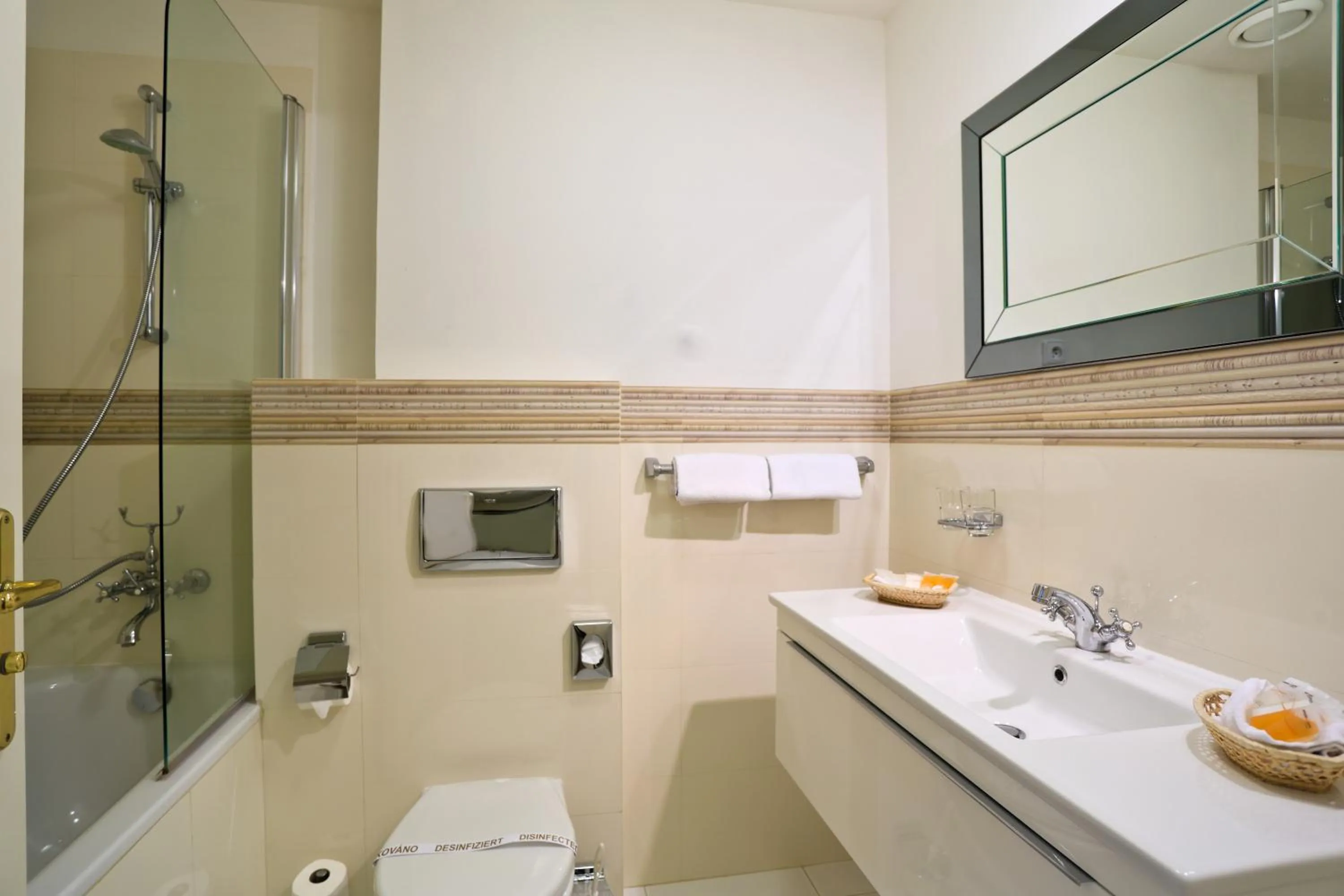 Bathroom in Elysee Hotel