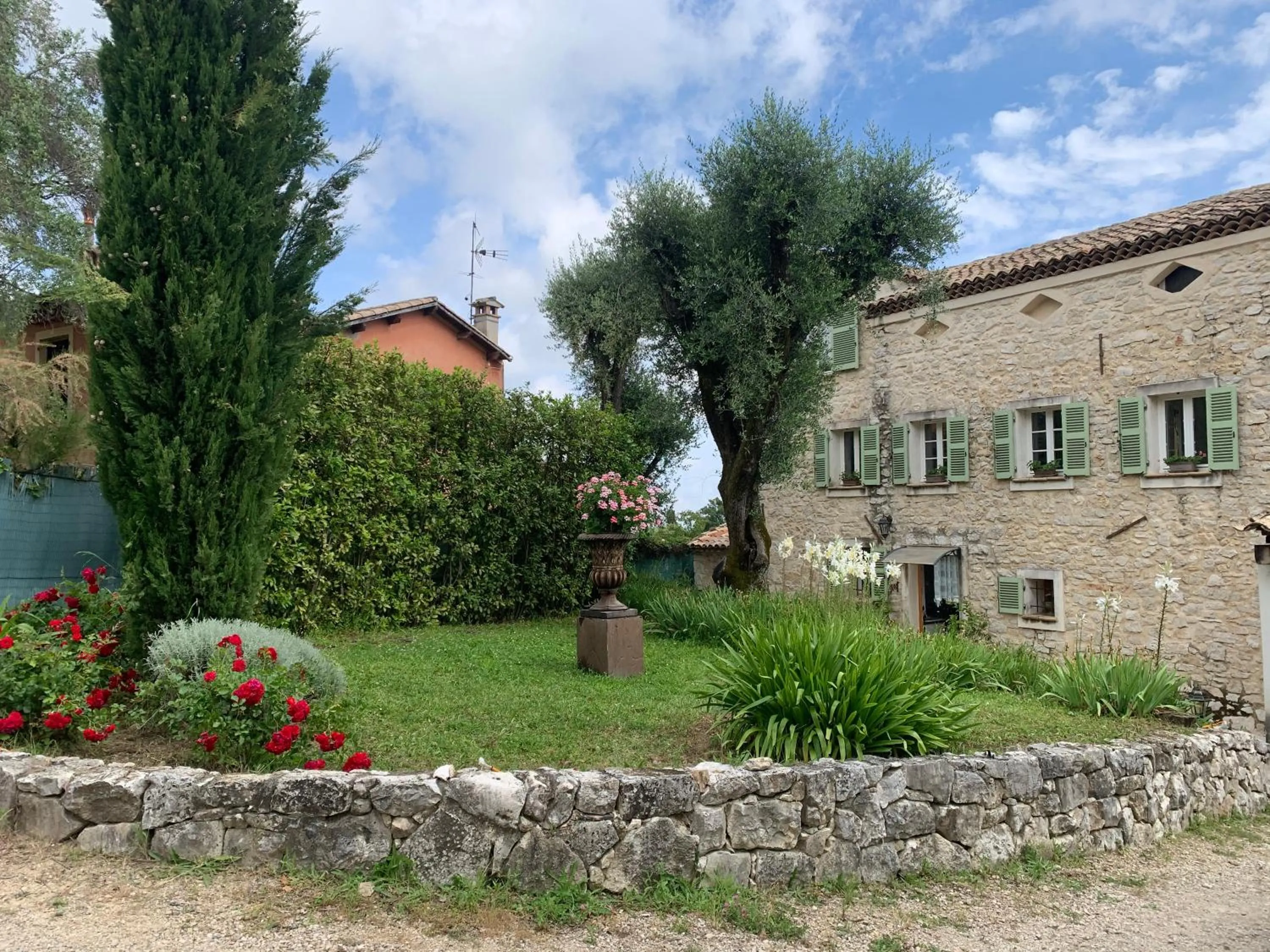 le mas des roses 1884