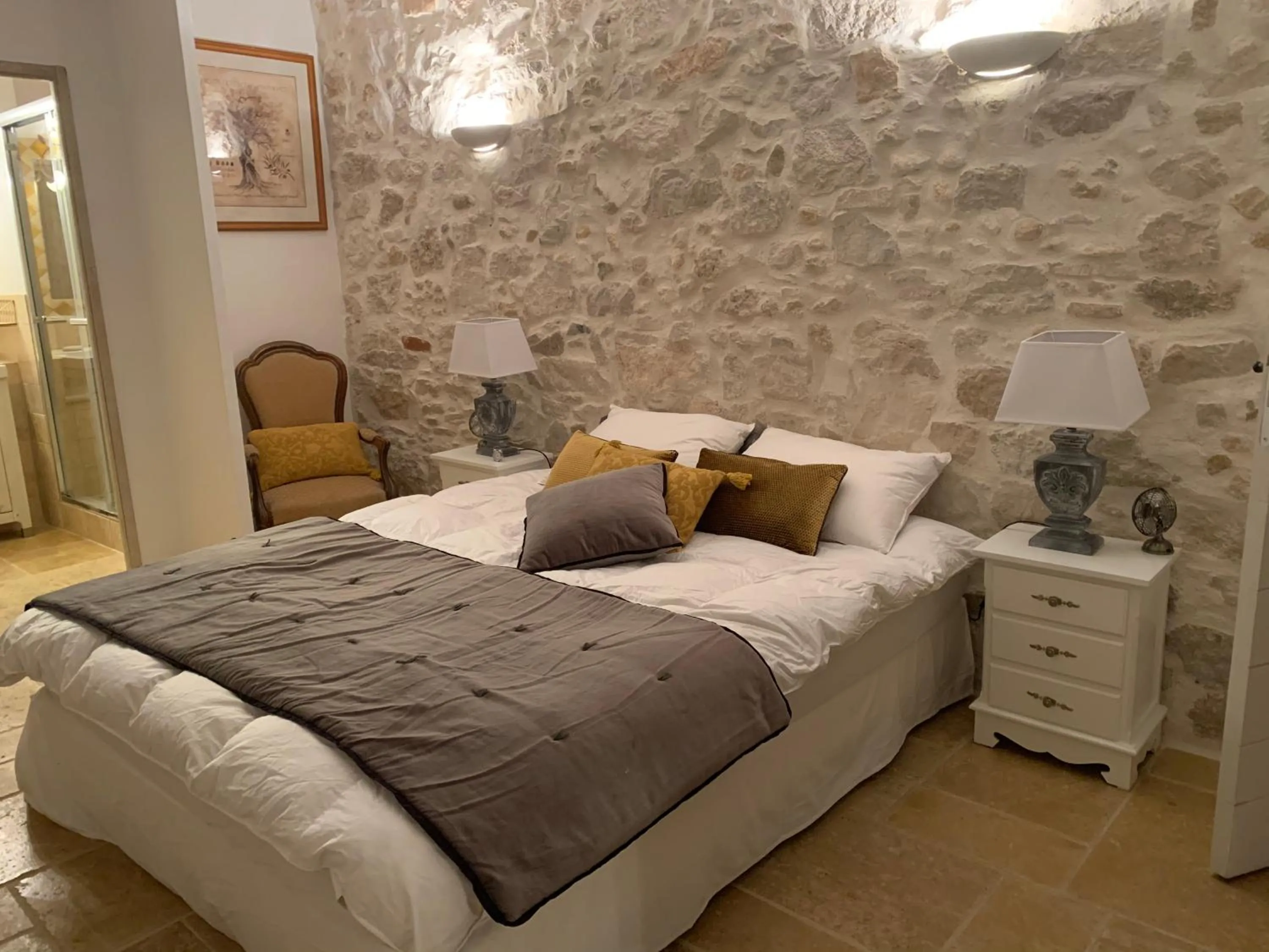 Bed in le mas des roses 1884