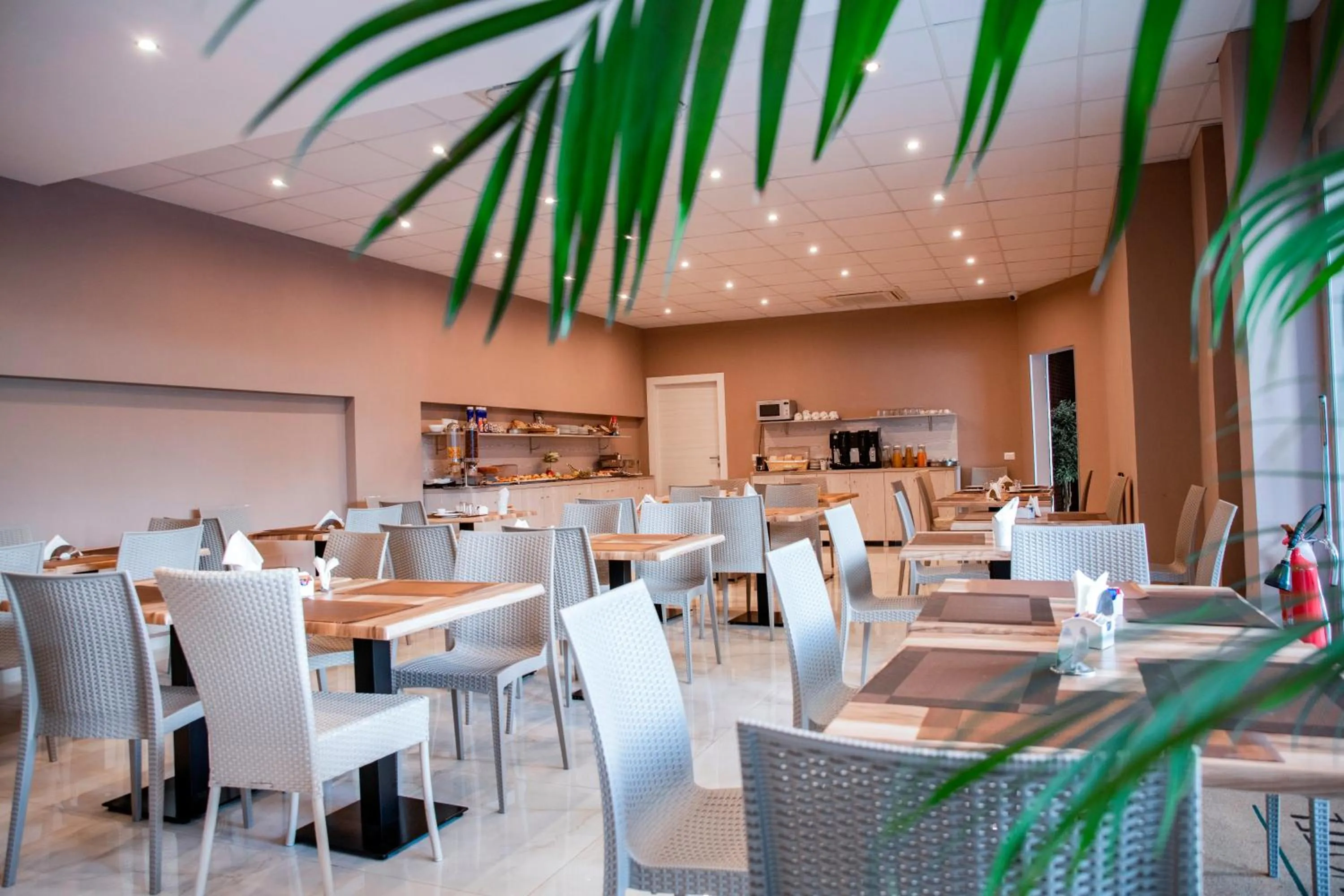 Restaurant/places to eat in Eracle Hotel