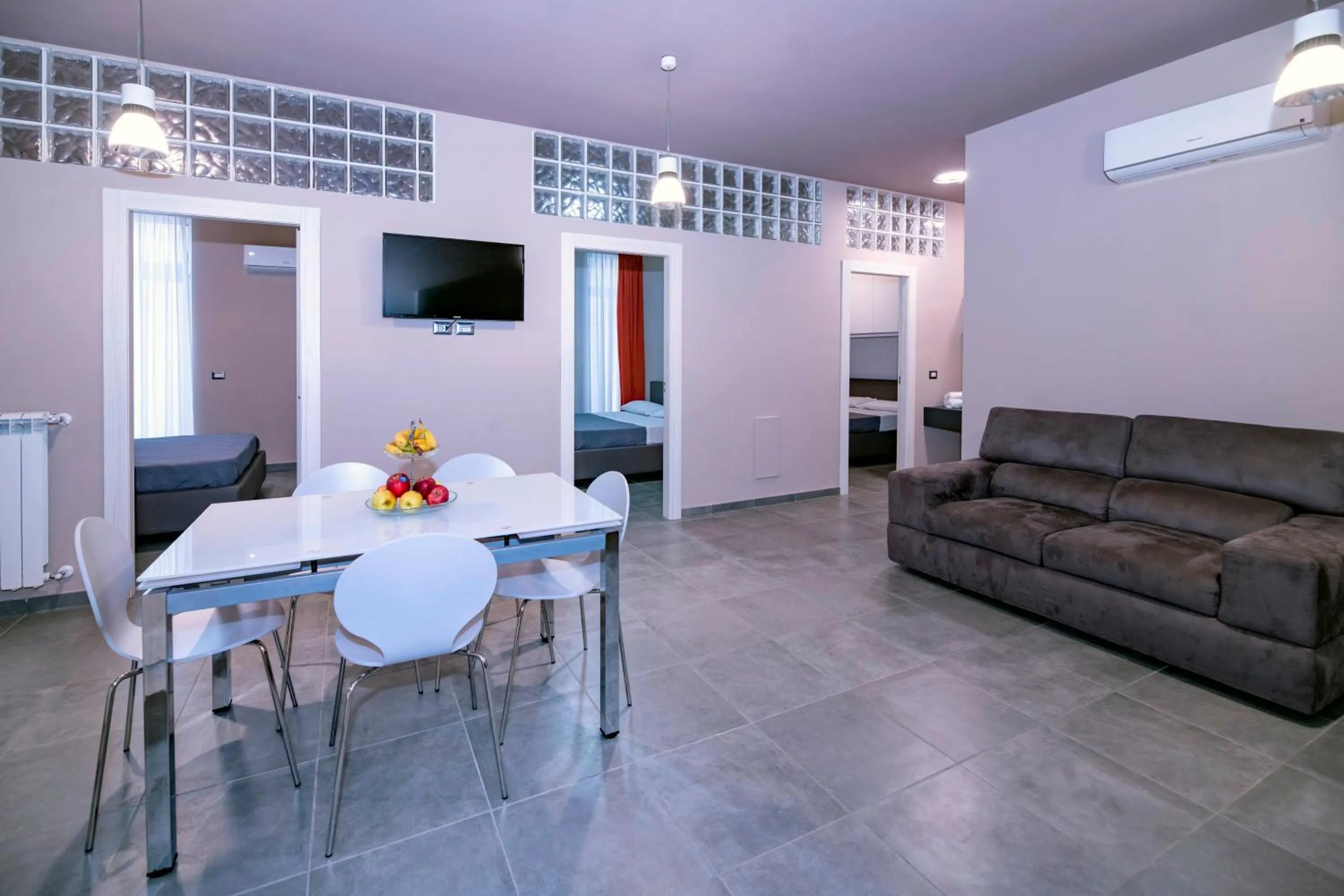 Living room in Eracle Hotel