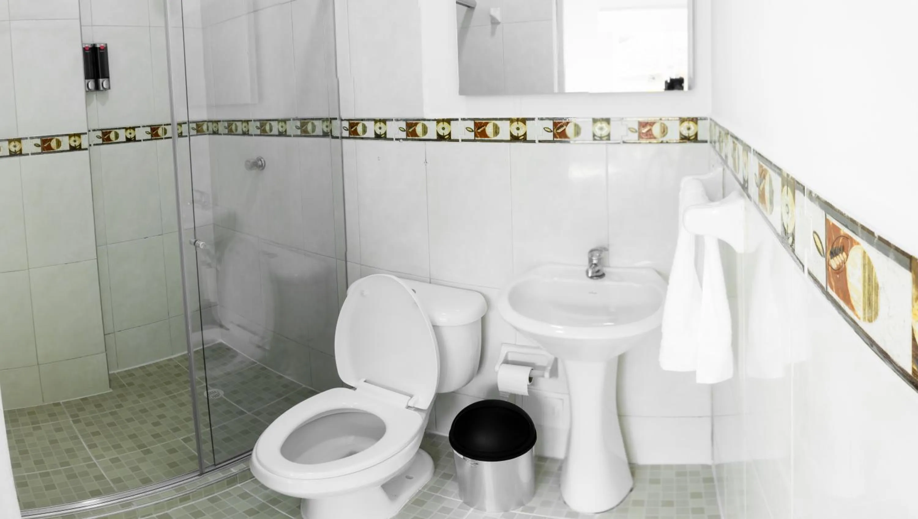 Bathroom in San Felicin Hostel