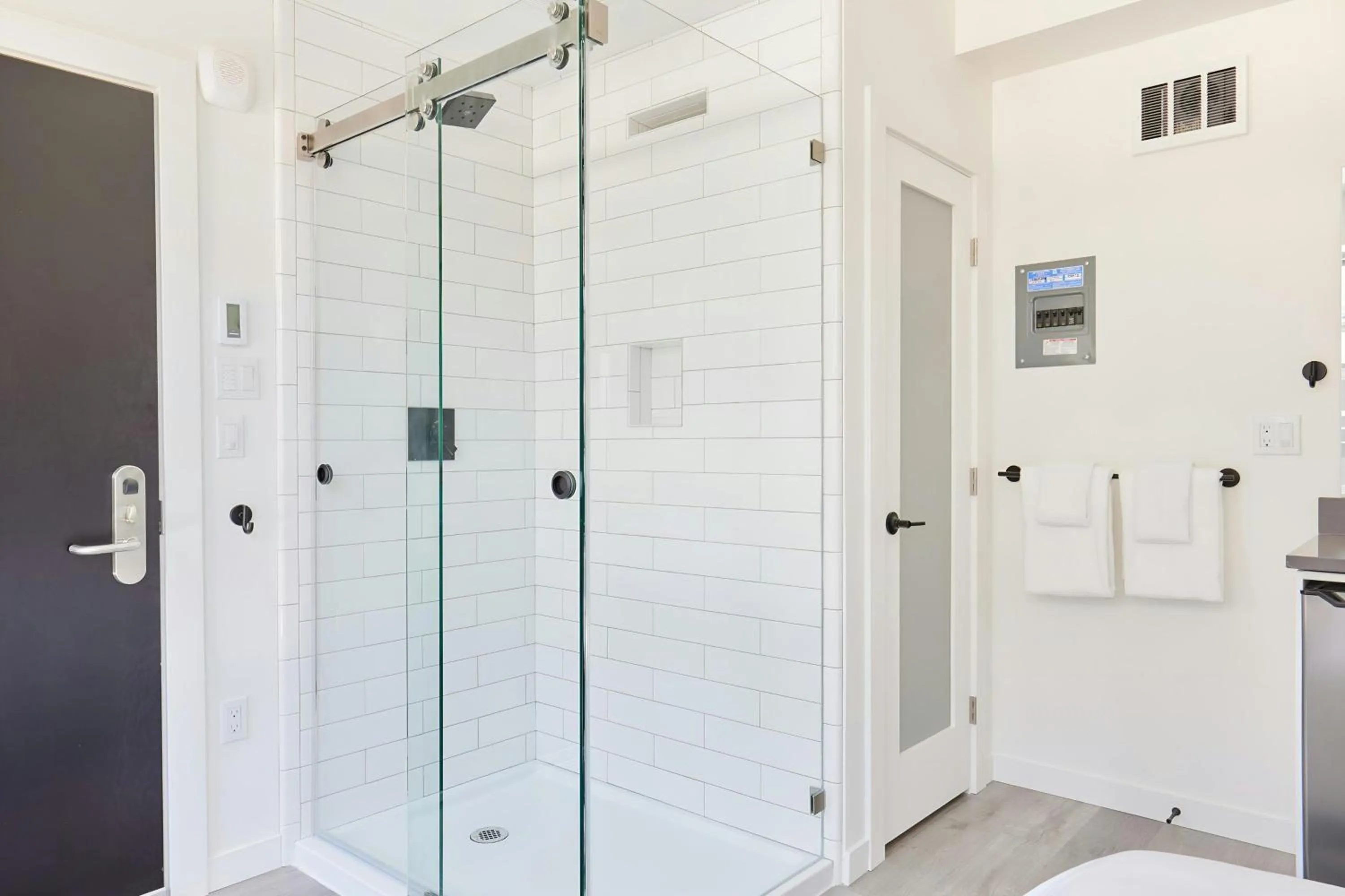 Bathroom in The Boylston Hotel Capitol Hill, Sonder by Marriott Bonvoy
