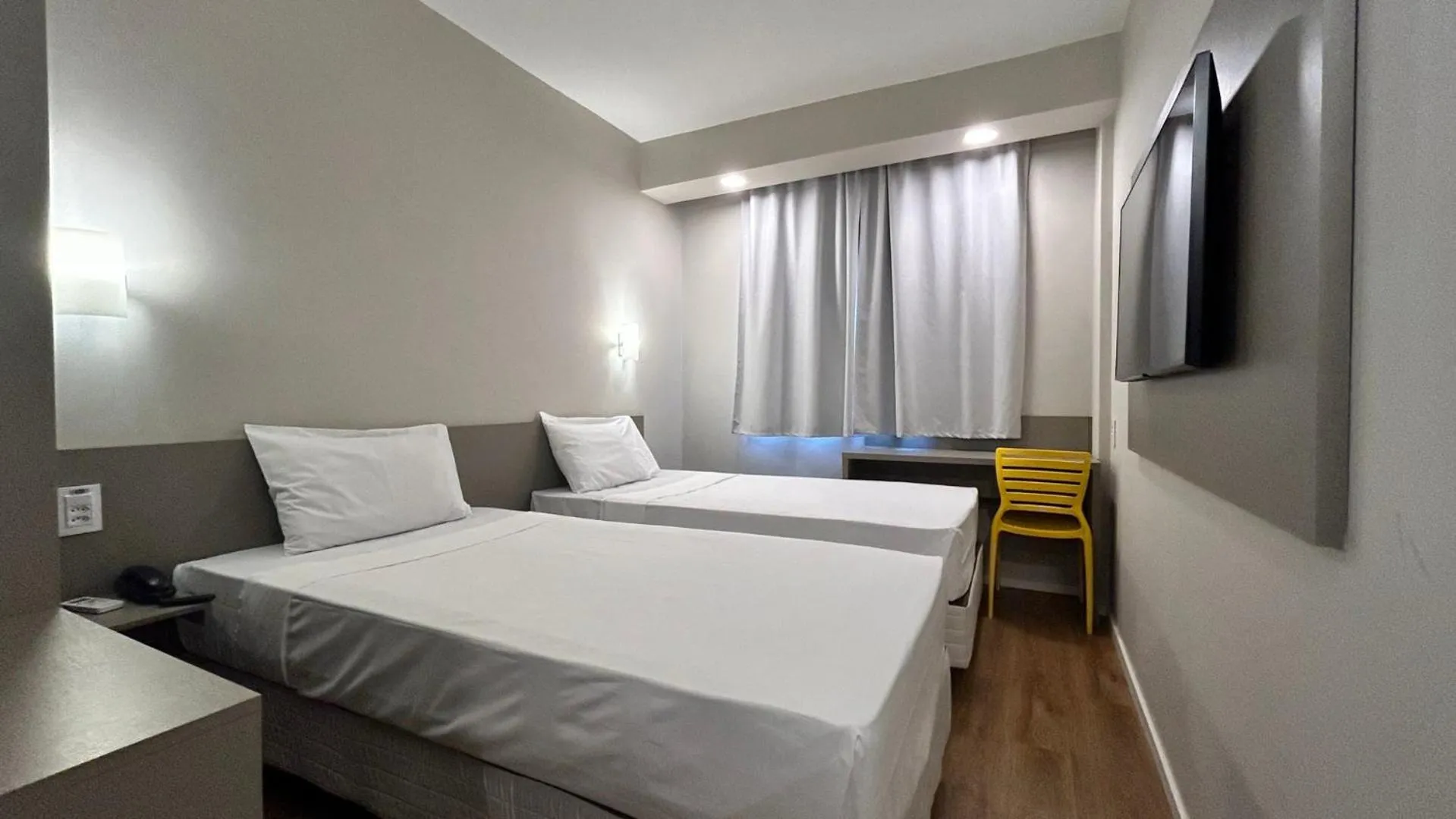 Photo of the whole room, Bed in Transamerica FIT Primavera do Leste